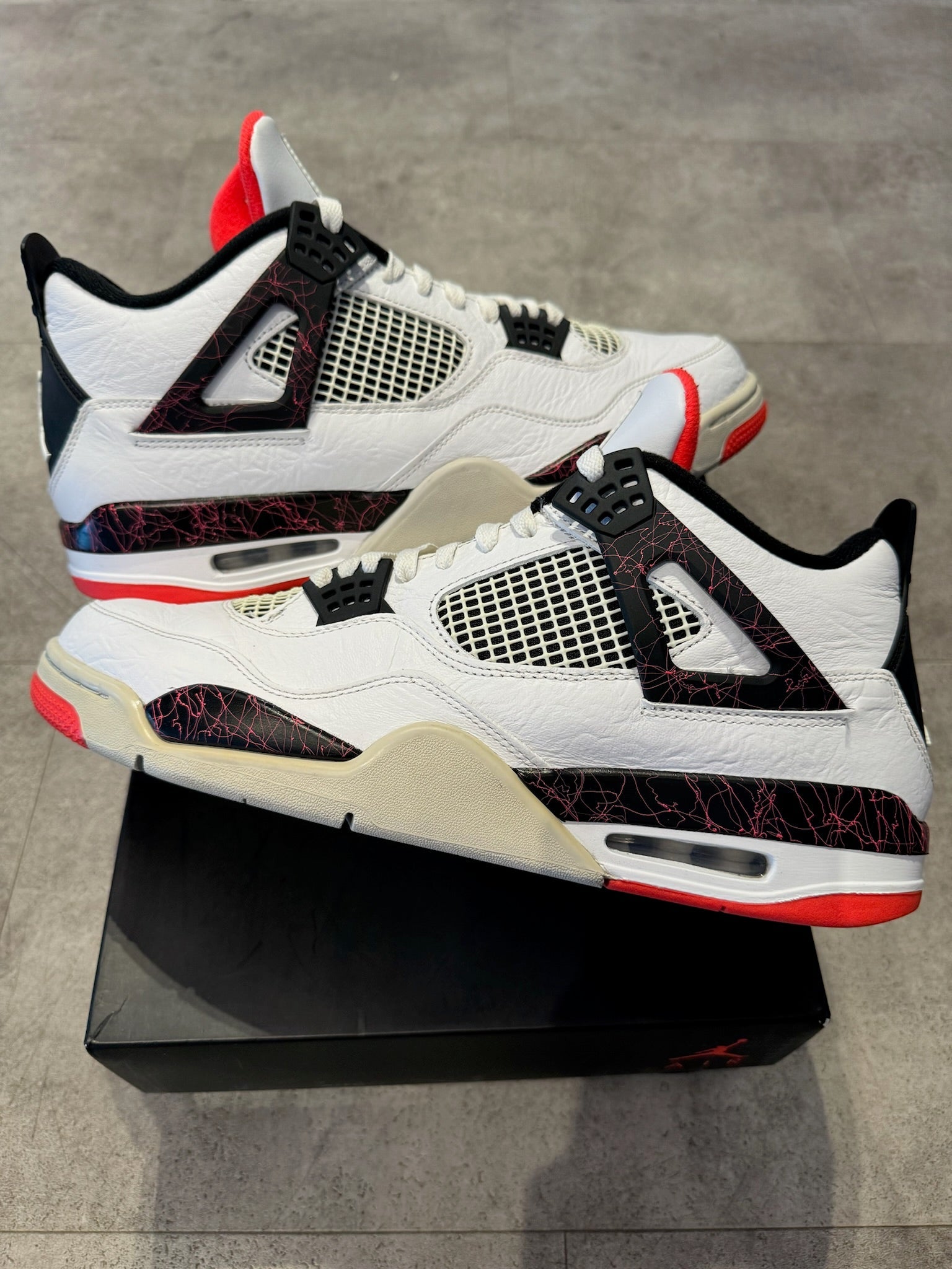 Jordan 4 Retro Flight Nostalgia (Preowned)