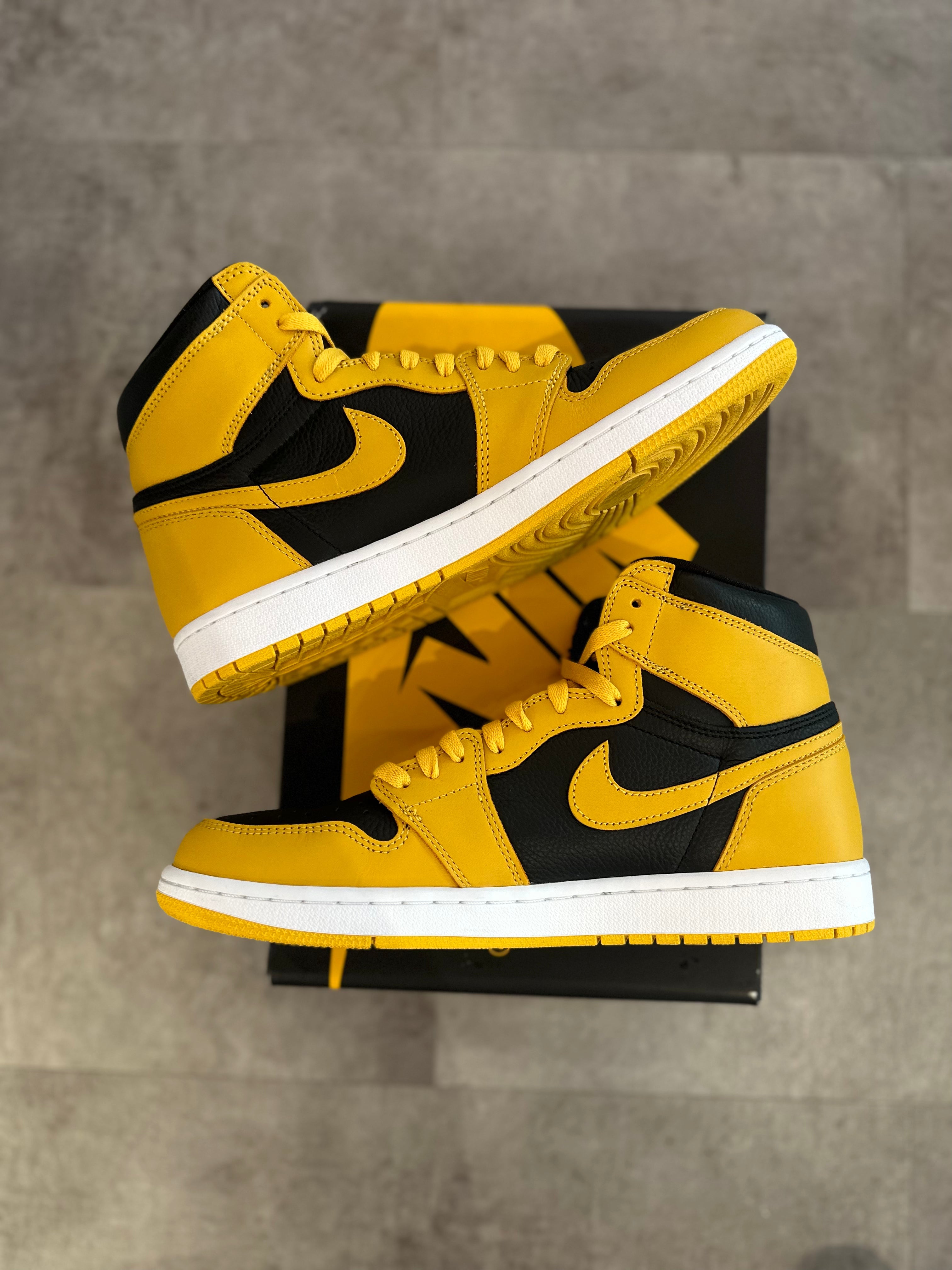 Jordan 1 Retro High OG Pollen (Preowned Size 10.5 9/10)