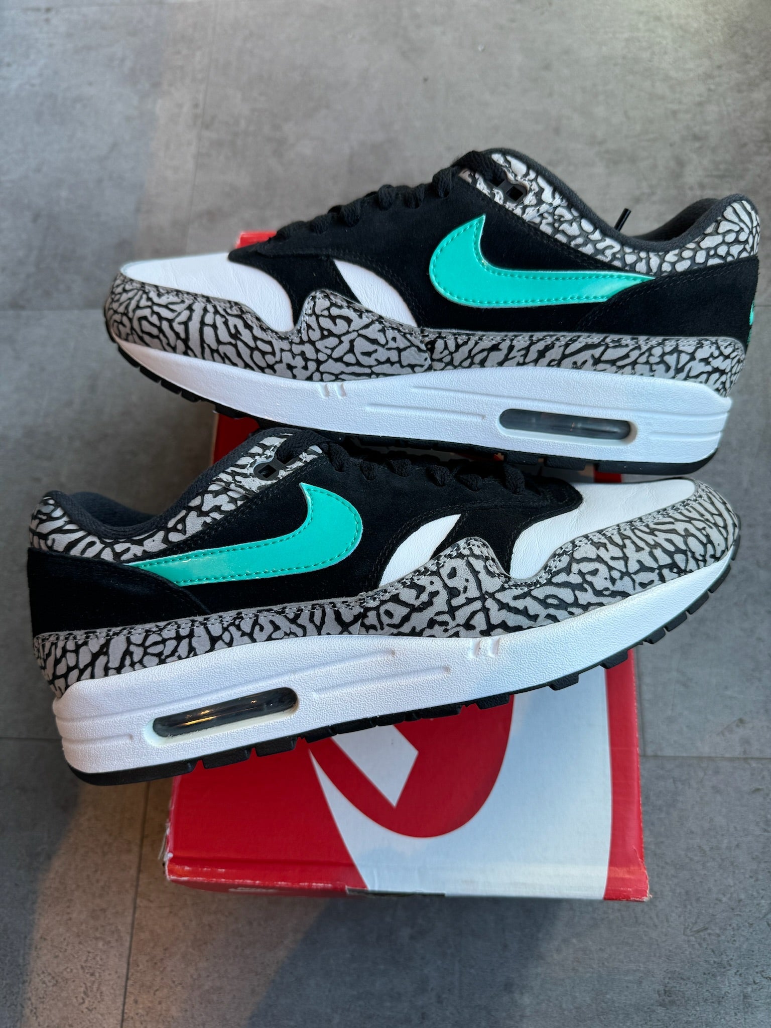 Nike Air Max 1 Atmos Elephant (2017) (Lightly Used Size 8.5)