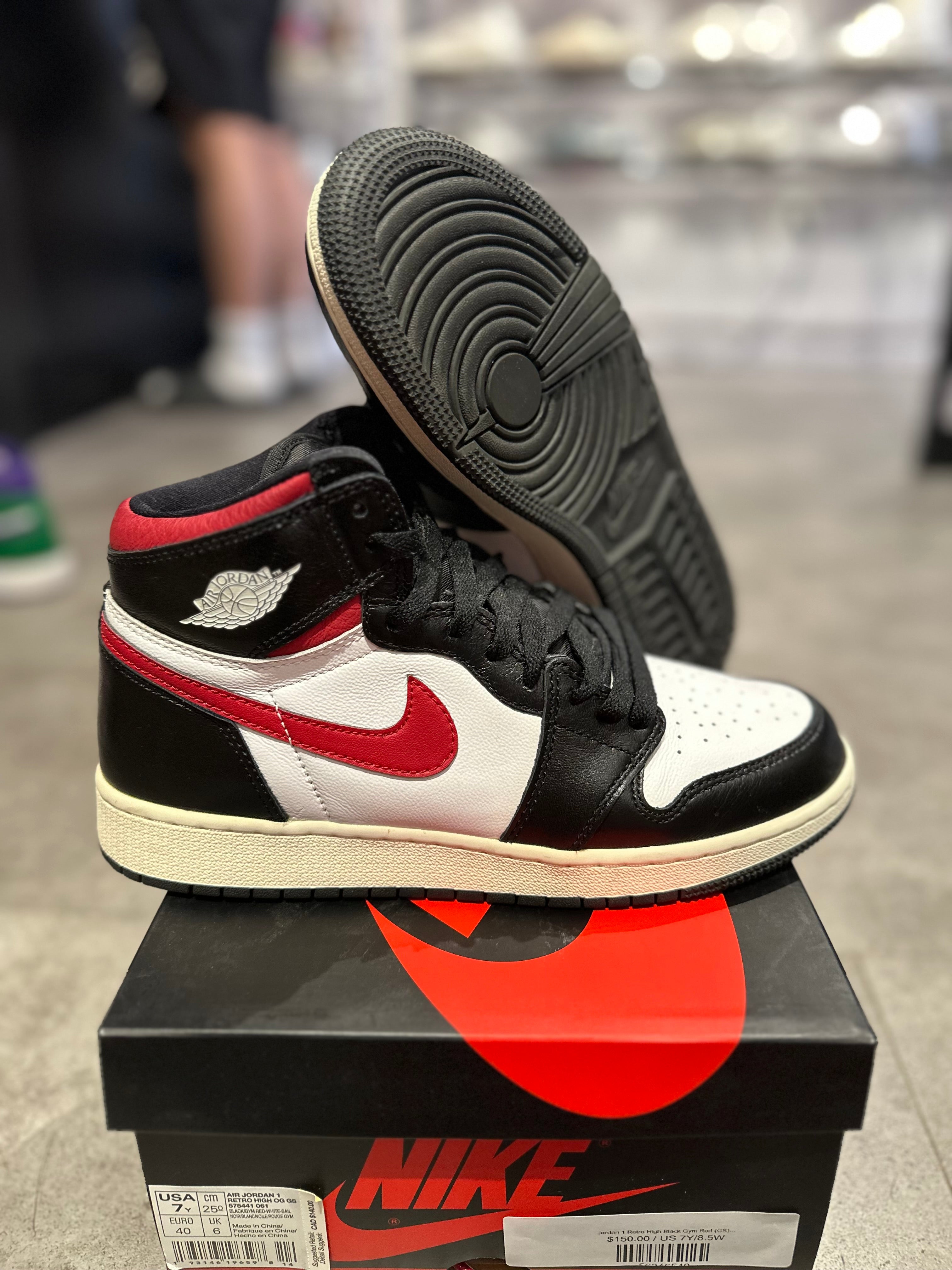 Jordan 1 Retro High Black Gym Red (GS)  (Preowned Size 7y)