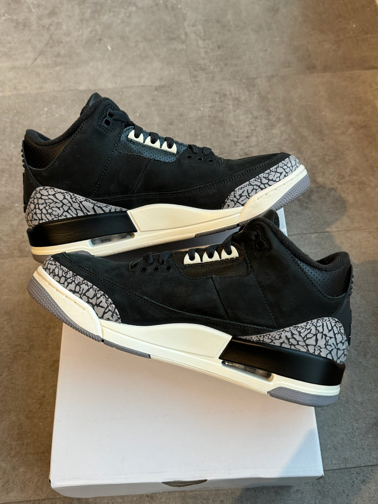 Jordan 3 Retro Off Noir (W) (Preowned Size 8.5M/10W)