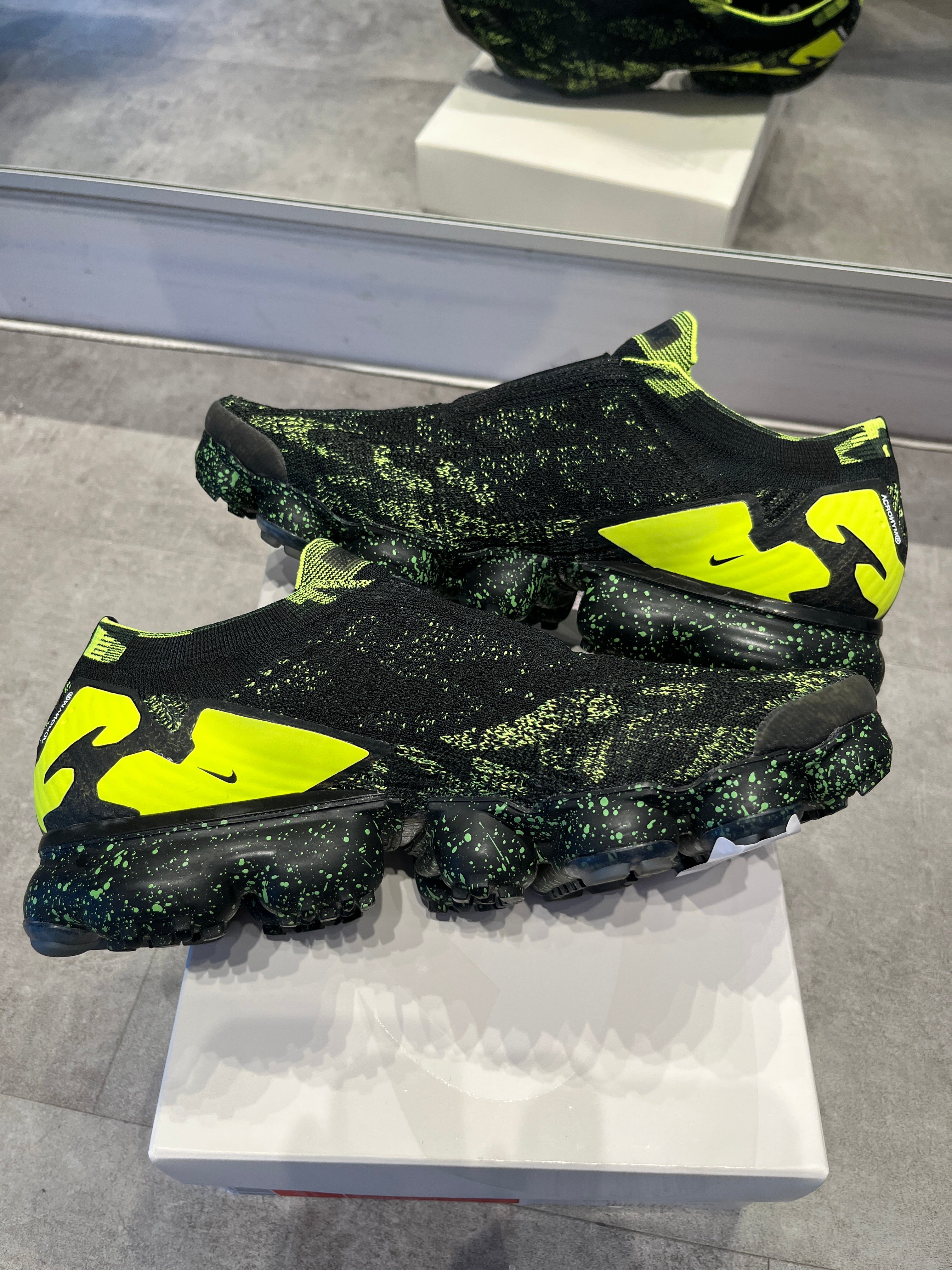 Nike Air Vapormax Moc 2 Acronym Black / Volt (Preowned)