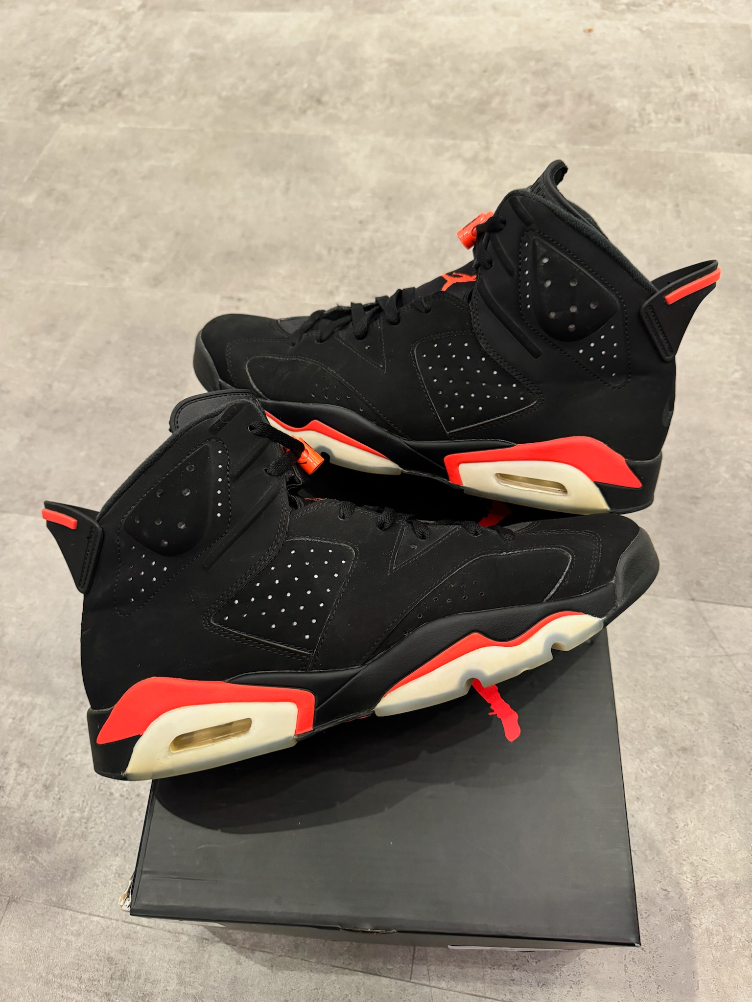 Jordan 6 Retro Black Infrared (2019) (Preowned Size 13)