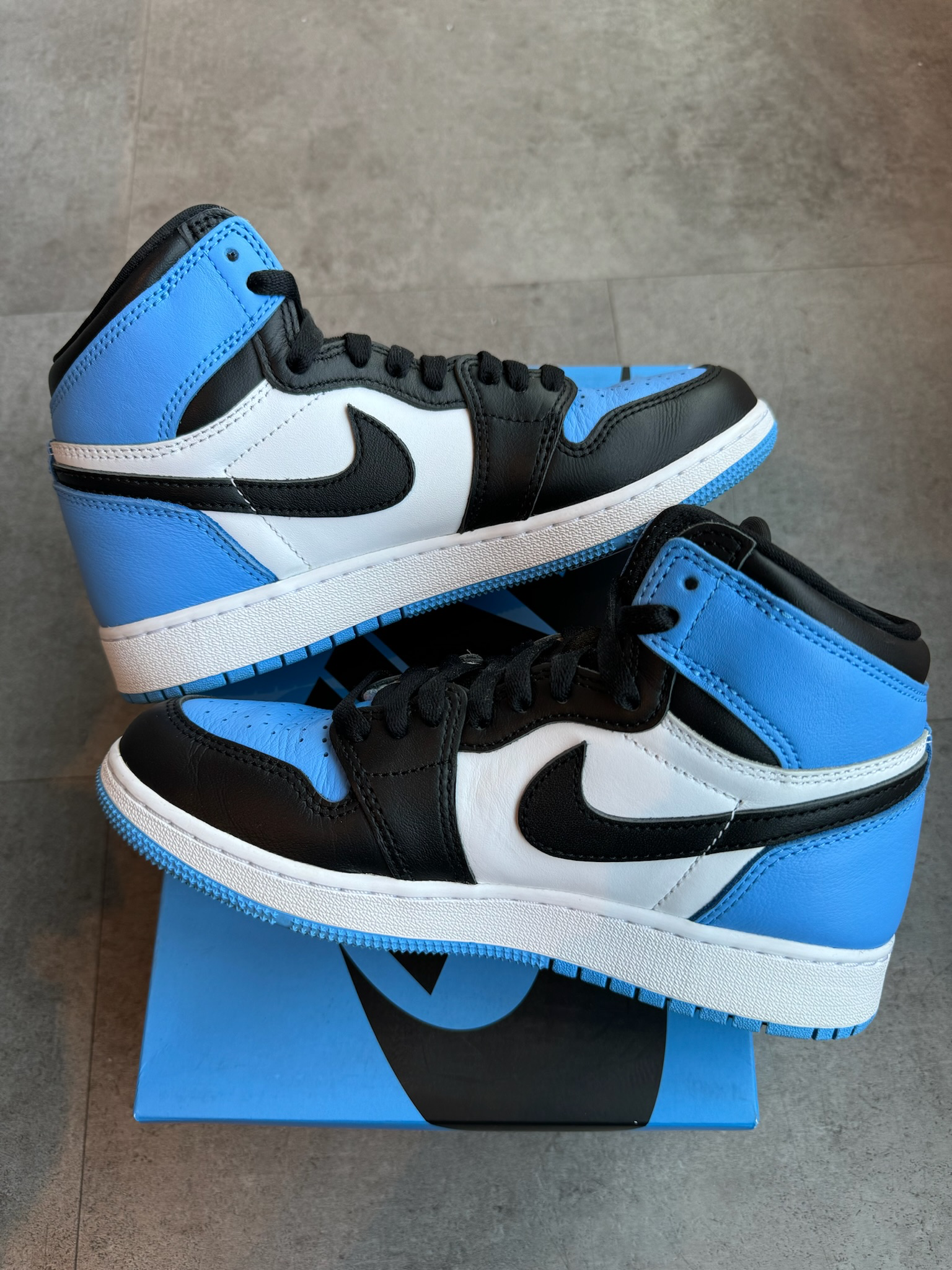 Jordan 1 Retro High UNC Toe (GS) (Preowned Size 5y)