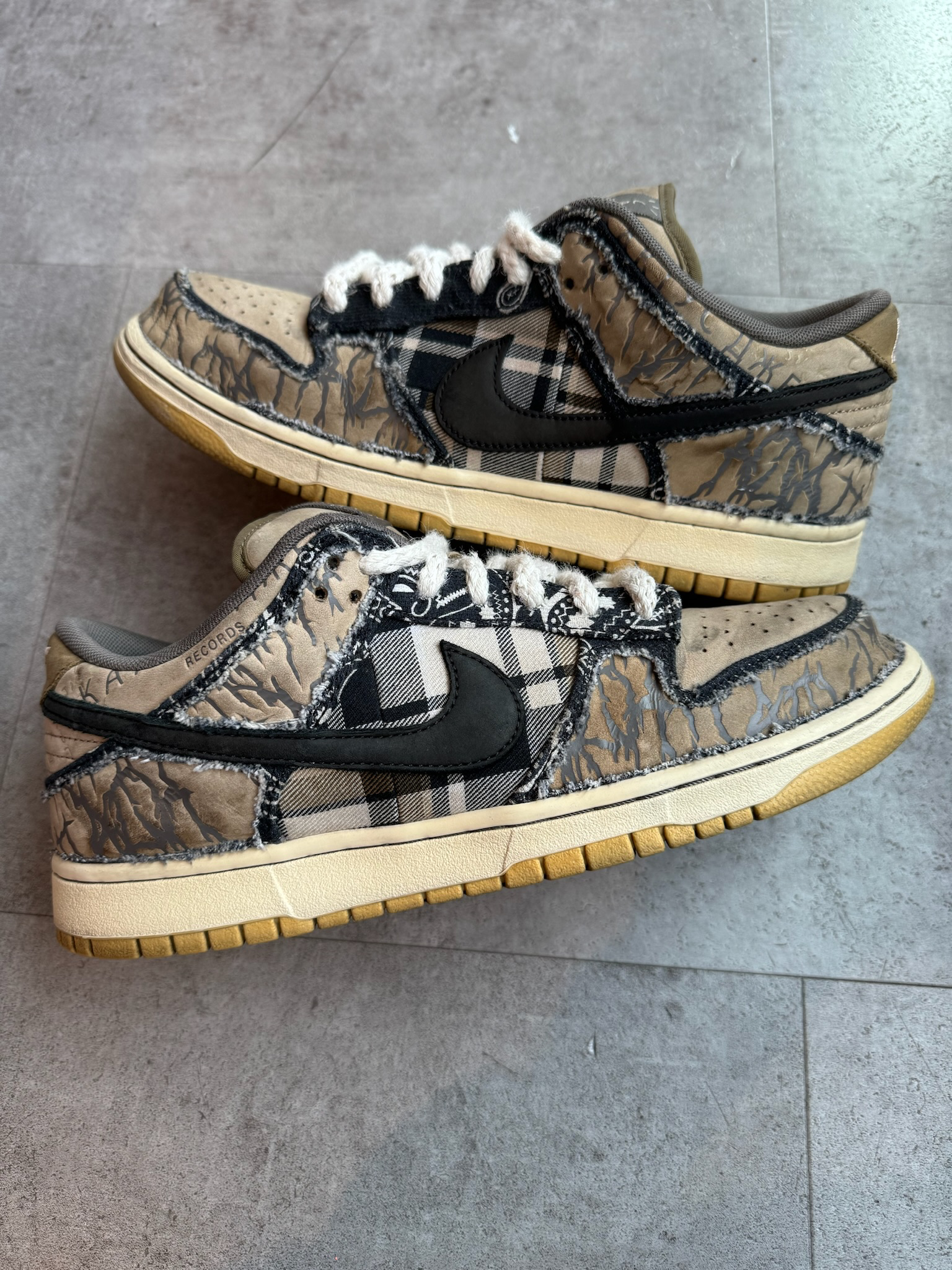 Nike SB Dunk Low Travis Scott (Regular Box) (Preowned Size 9.5 RB)