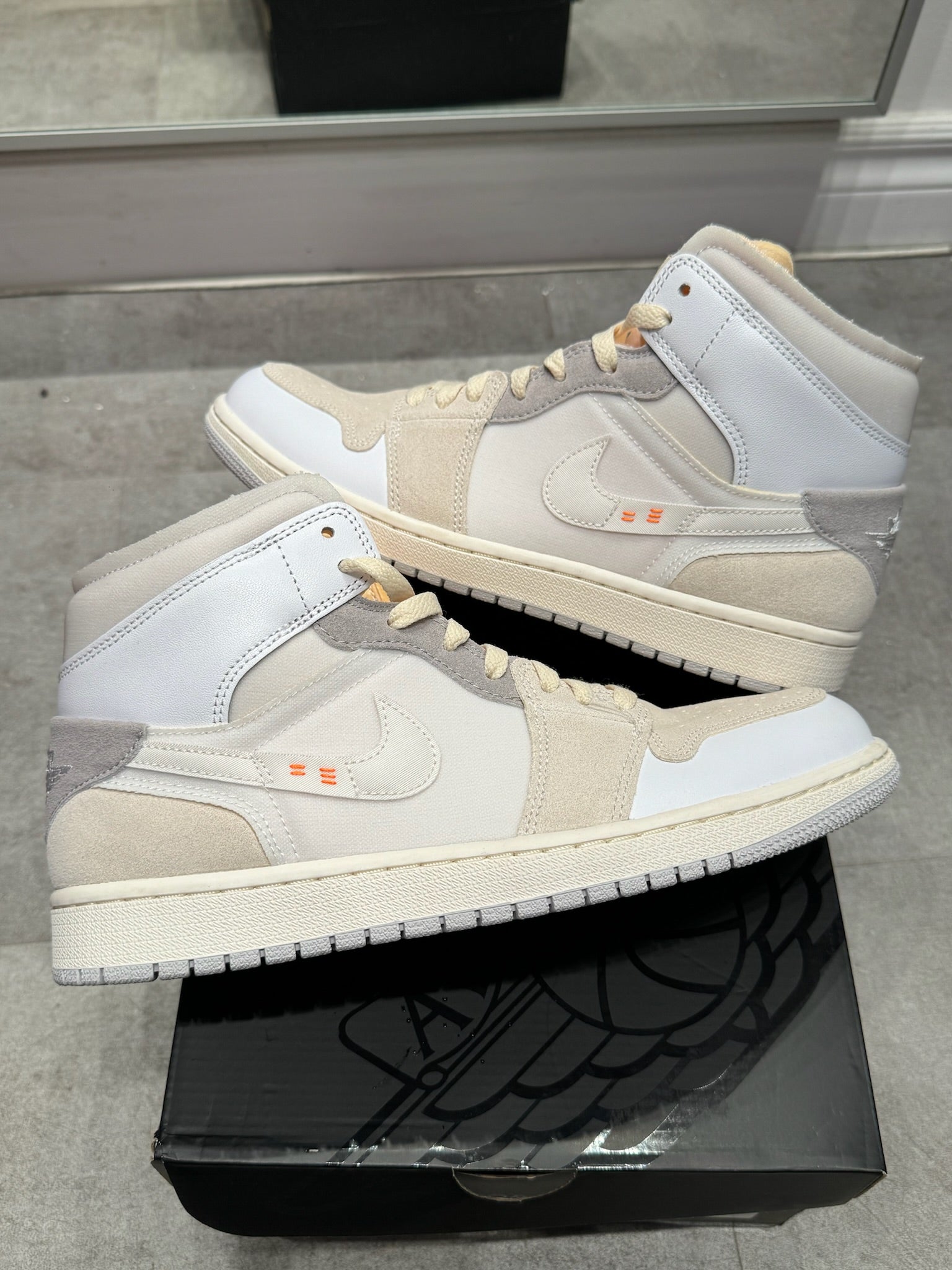 Jordan 1 Mid SE Craft Inside Out White Grey (Preowned)