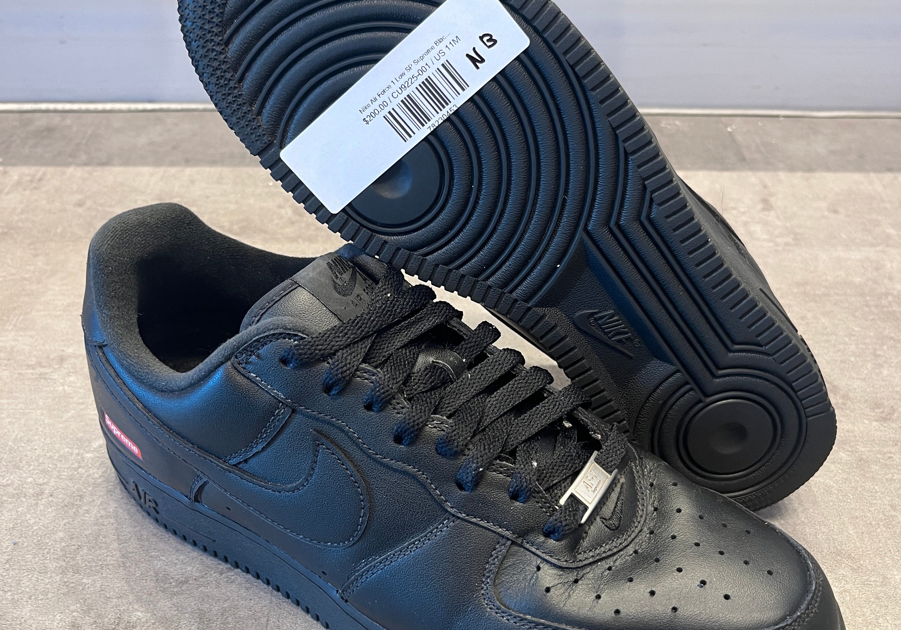 Nike Air Force 1 Low SP Supreme Black (Preowned Size 11)