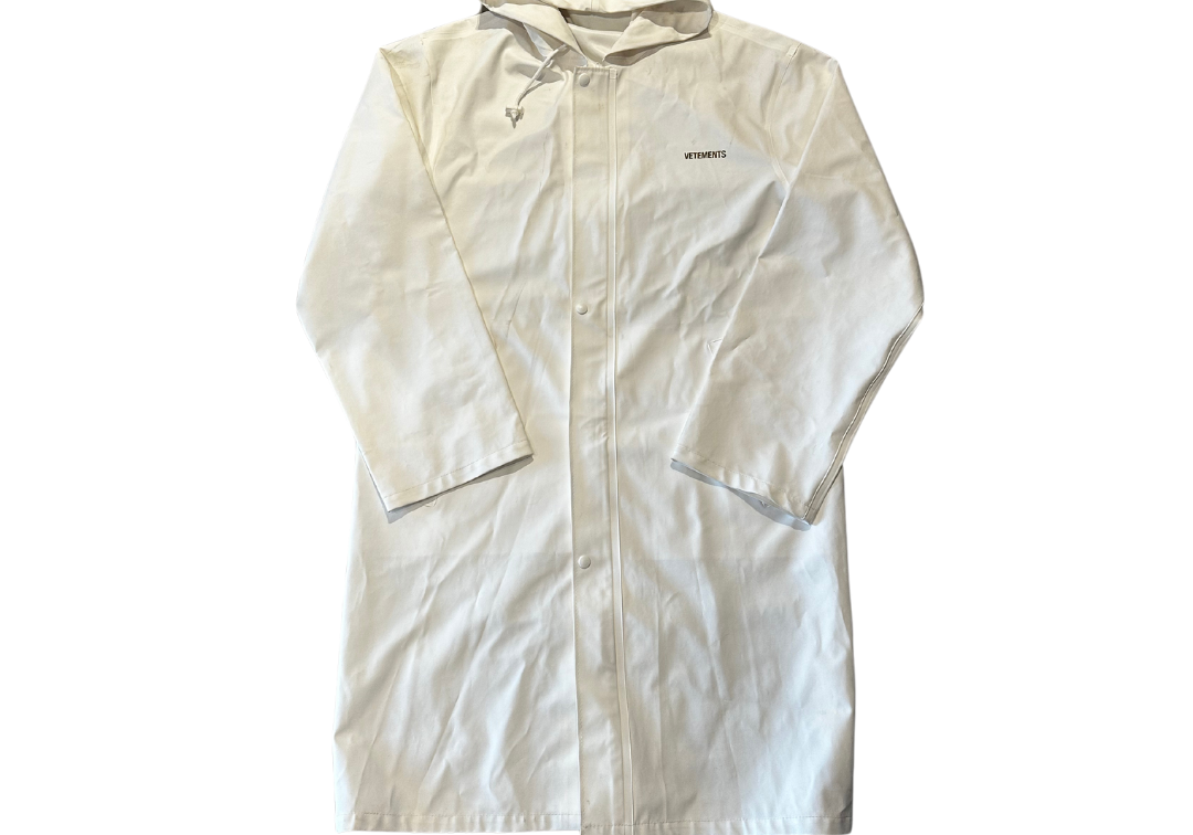 Vetements White Raincoat (SS17) (Preowned)