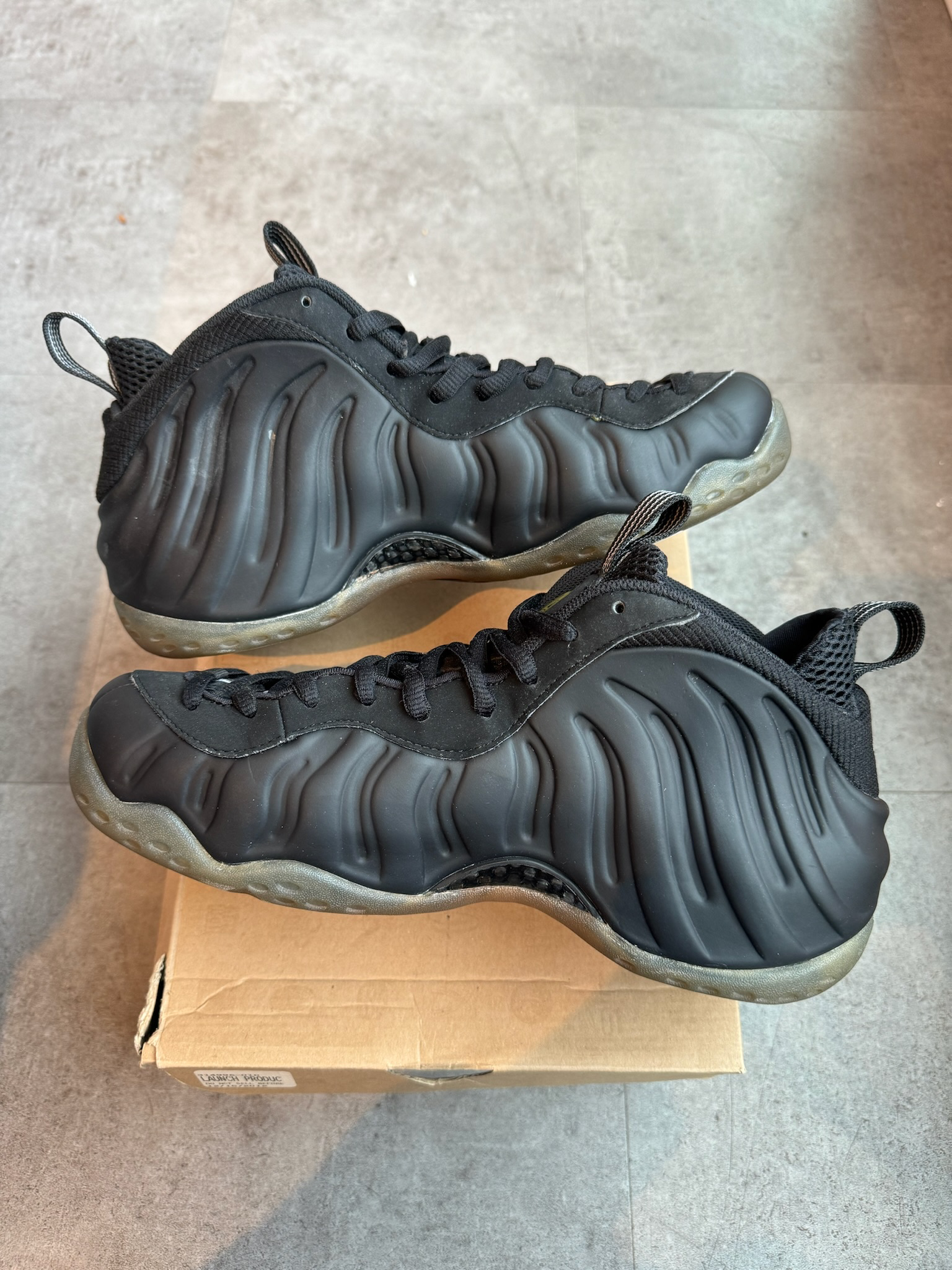 Nike Air Foamposite One Stealth (Preowned Size 9.5)