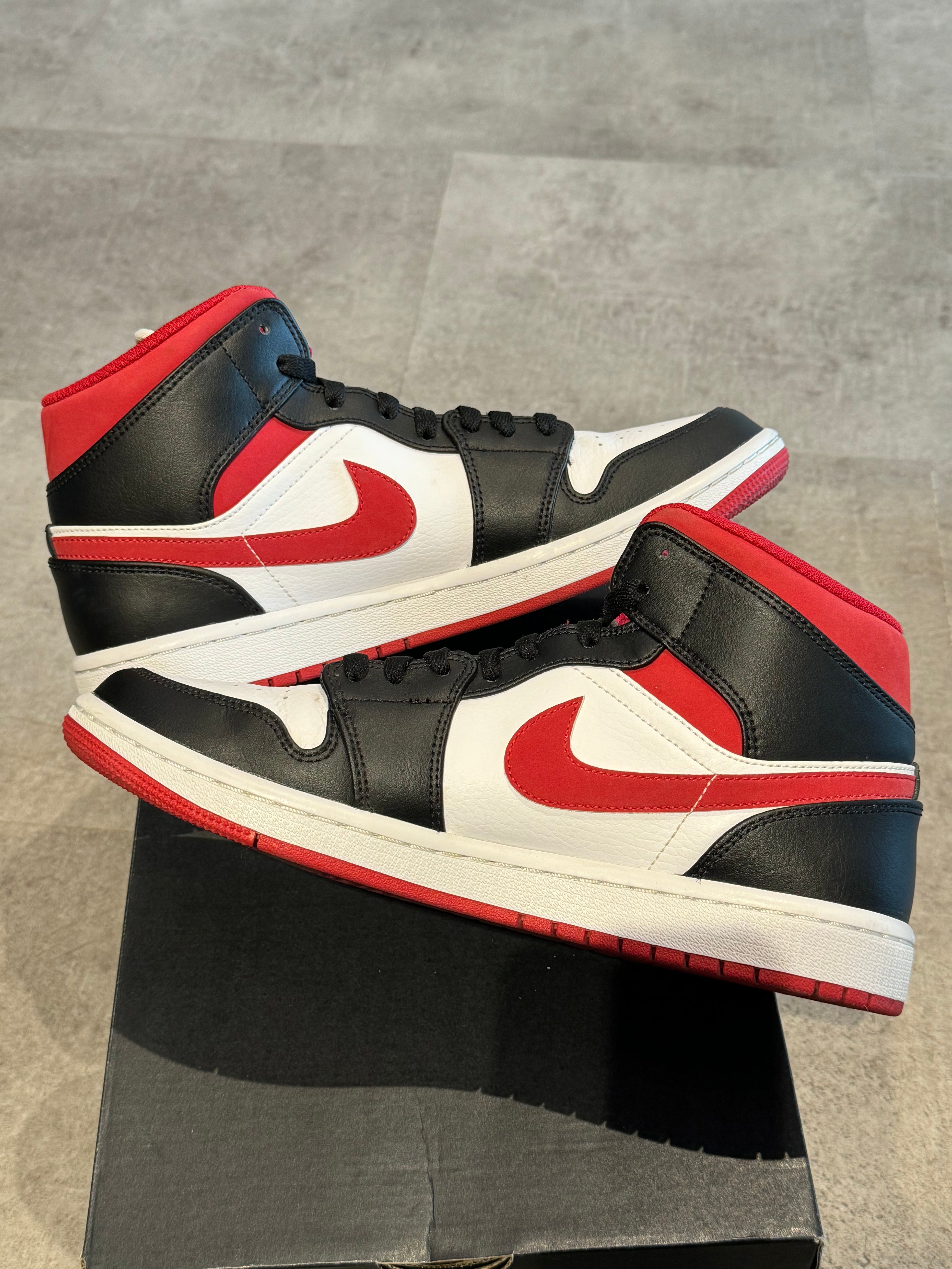 Jordan 1 Mid Gym Red Black White (Preowned)