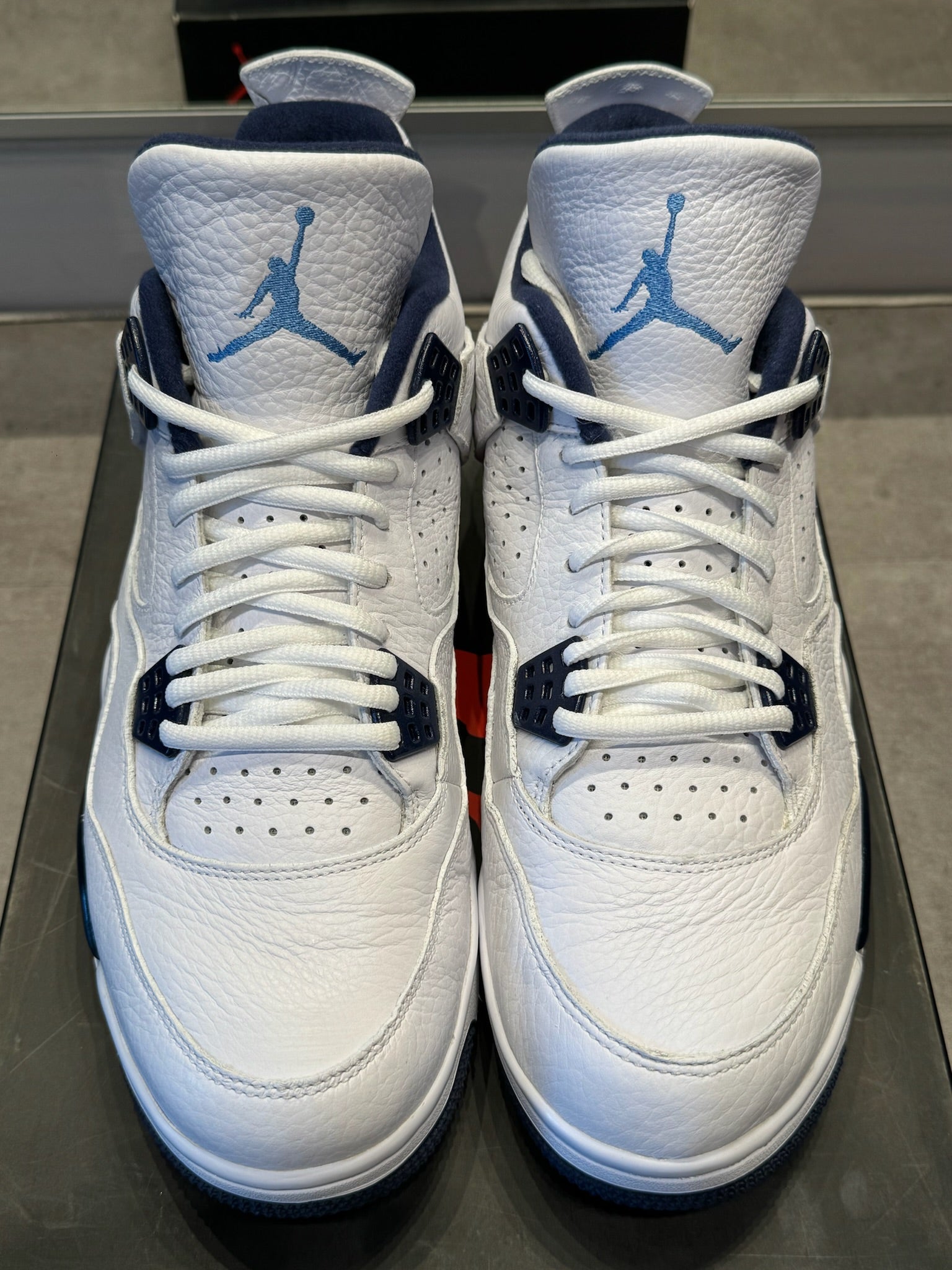 Jordan 4 Retro Columbia (2015) (Preowned)