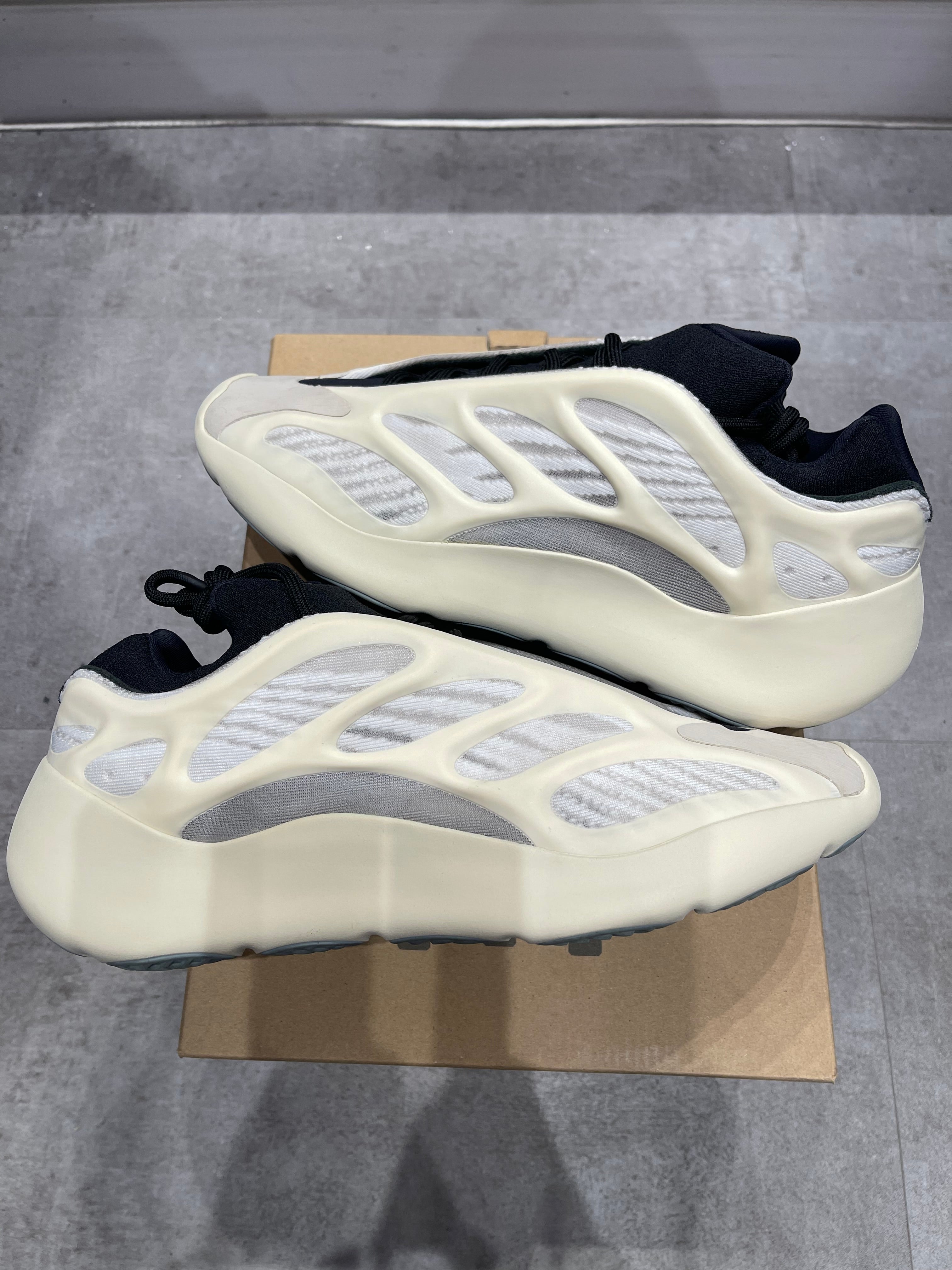 Adidas Yeezy 700 V3 Azael (Preowned)