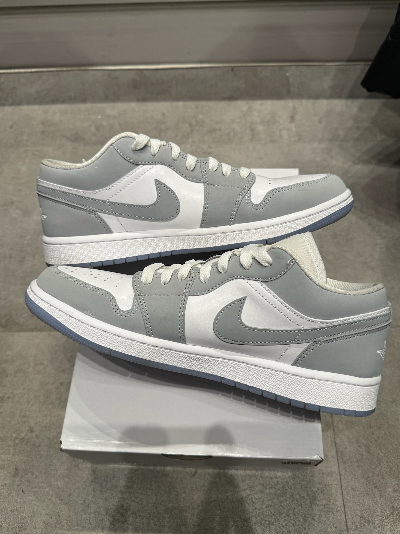 Jordan 1 Low Wolf Grey (W) (Preowned)