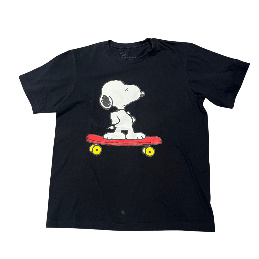 Kaws X Uniqlo x Peanuts Snoopy Skateboarding Tee Black (Preowned)