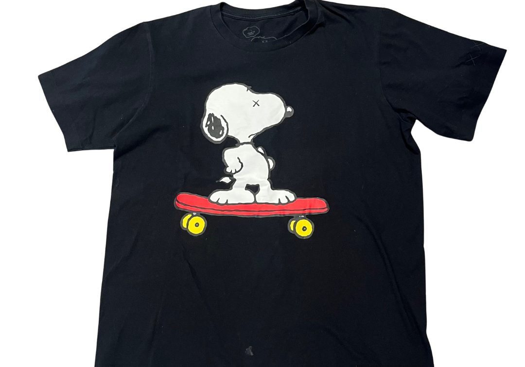 Kaws X Uniqlo x Peanuts Snoopy Skateboarding Tee Black (Preowned)