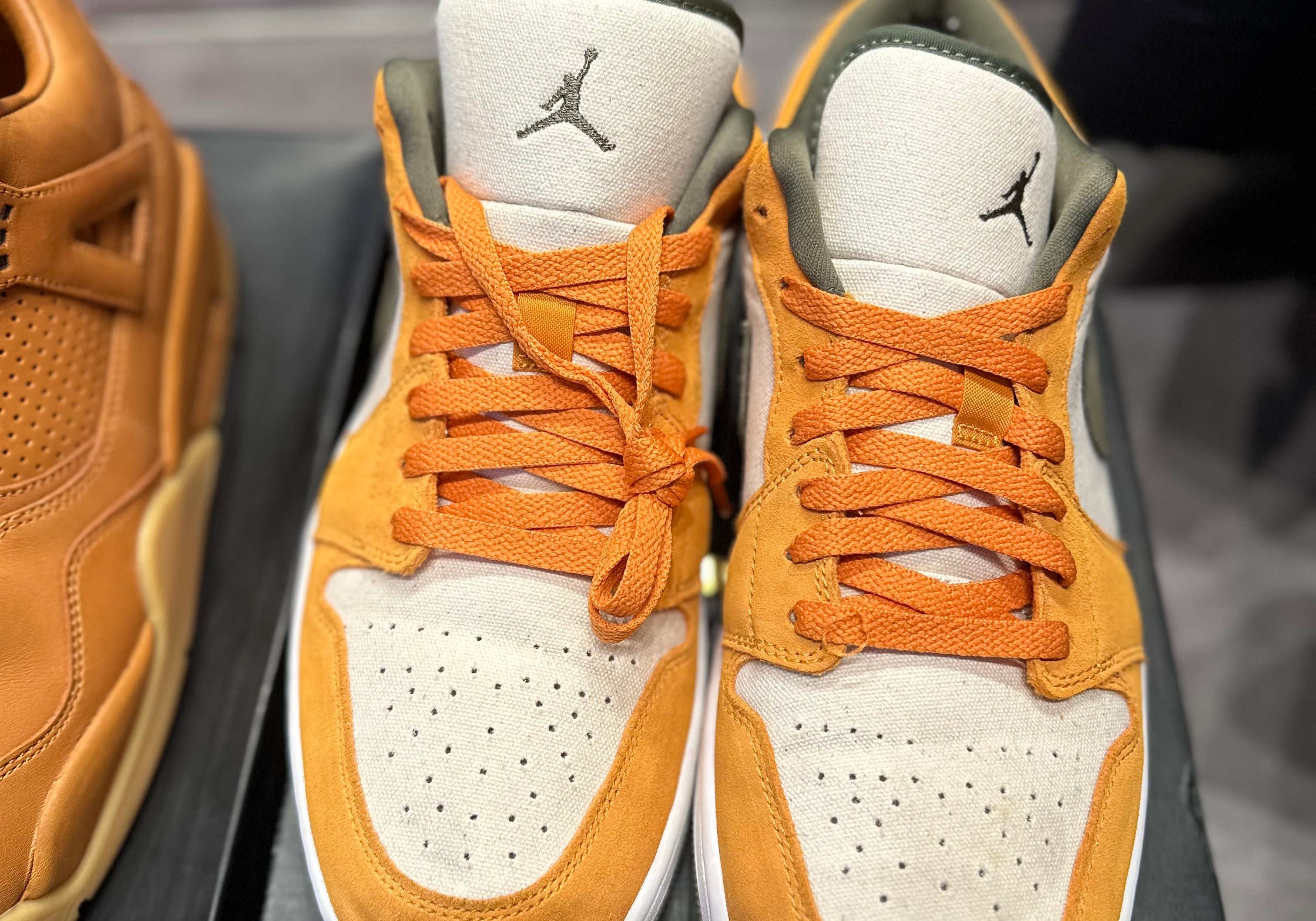 Jordan 1 Low SE Light Curry (Preowned)