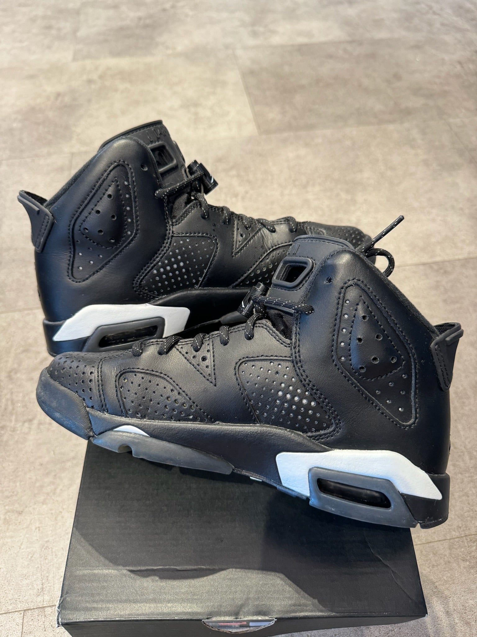 Jordan 6 Retro Black Cat (GS) (Preowned)