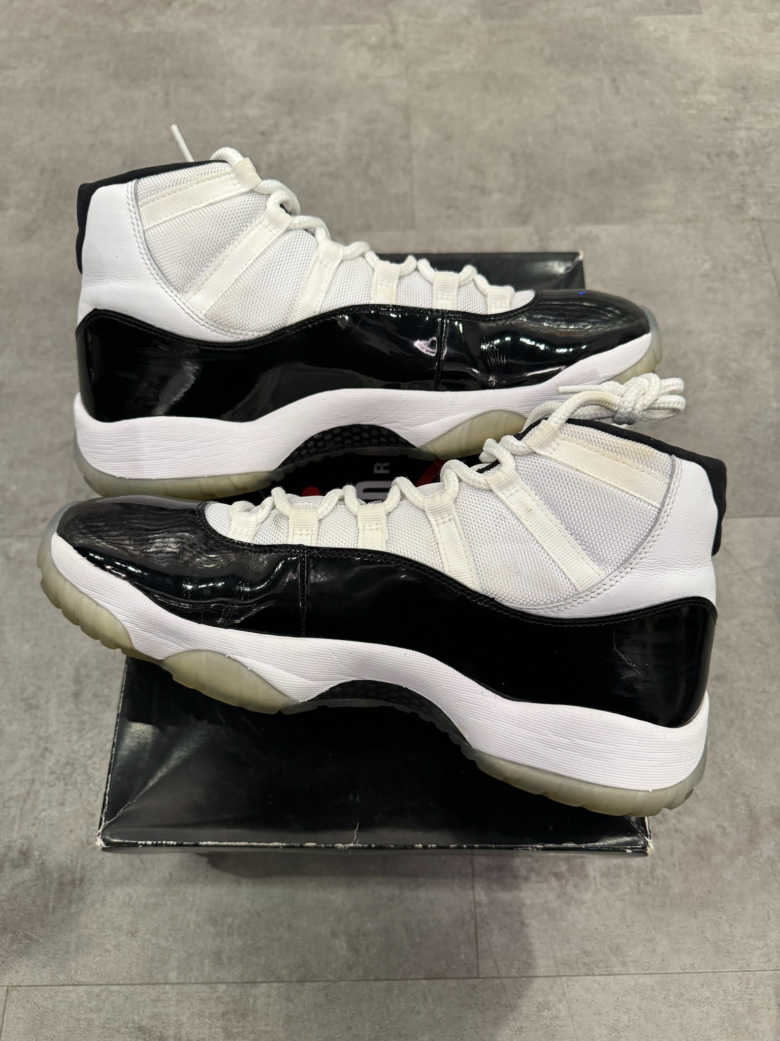 Jordan 11 Retro Concord (2018) (Preowned Size 11.5)