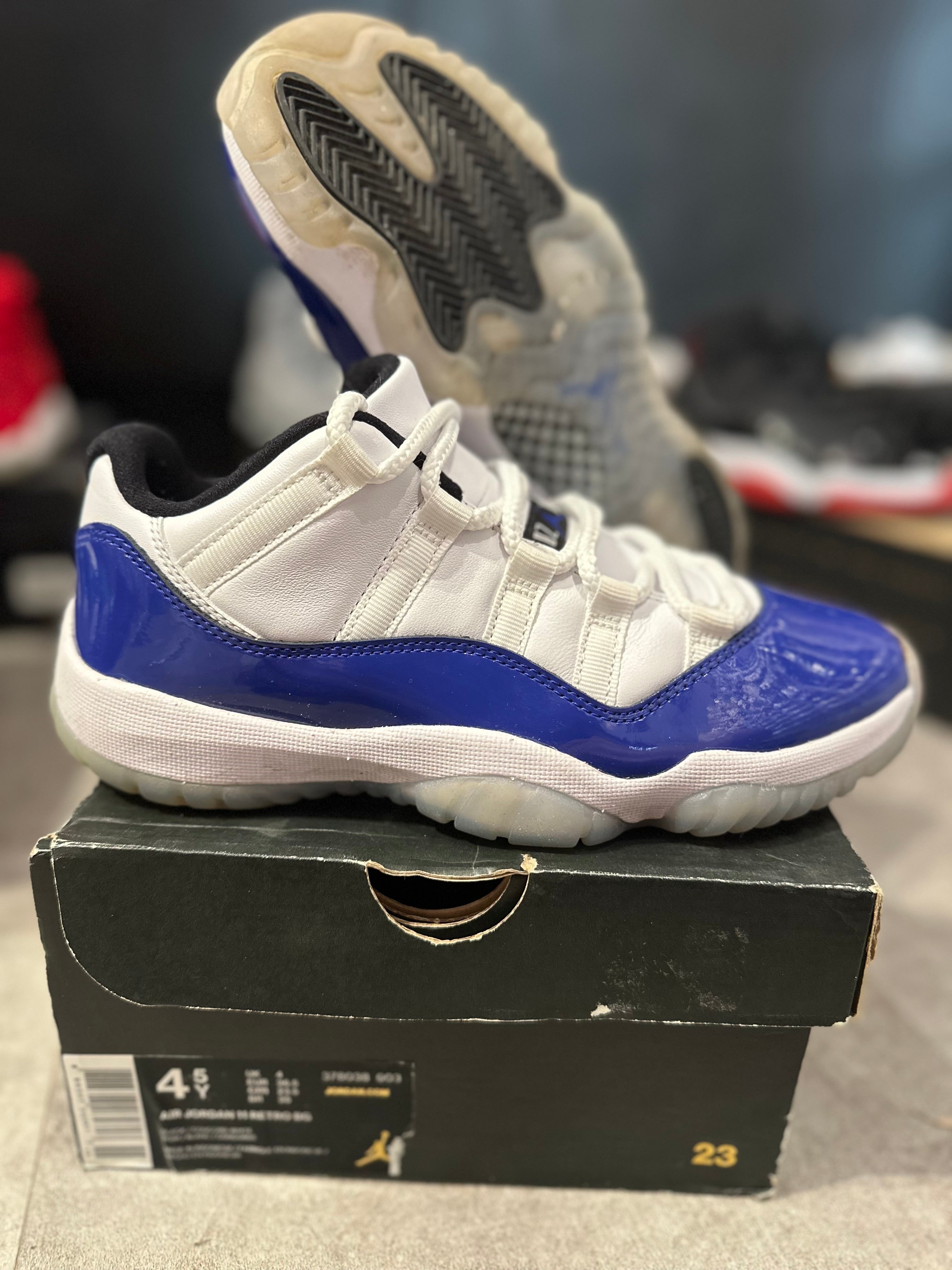 Jordan 11 Retro Low White Concord (W) (Preowned)