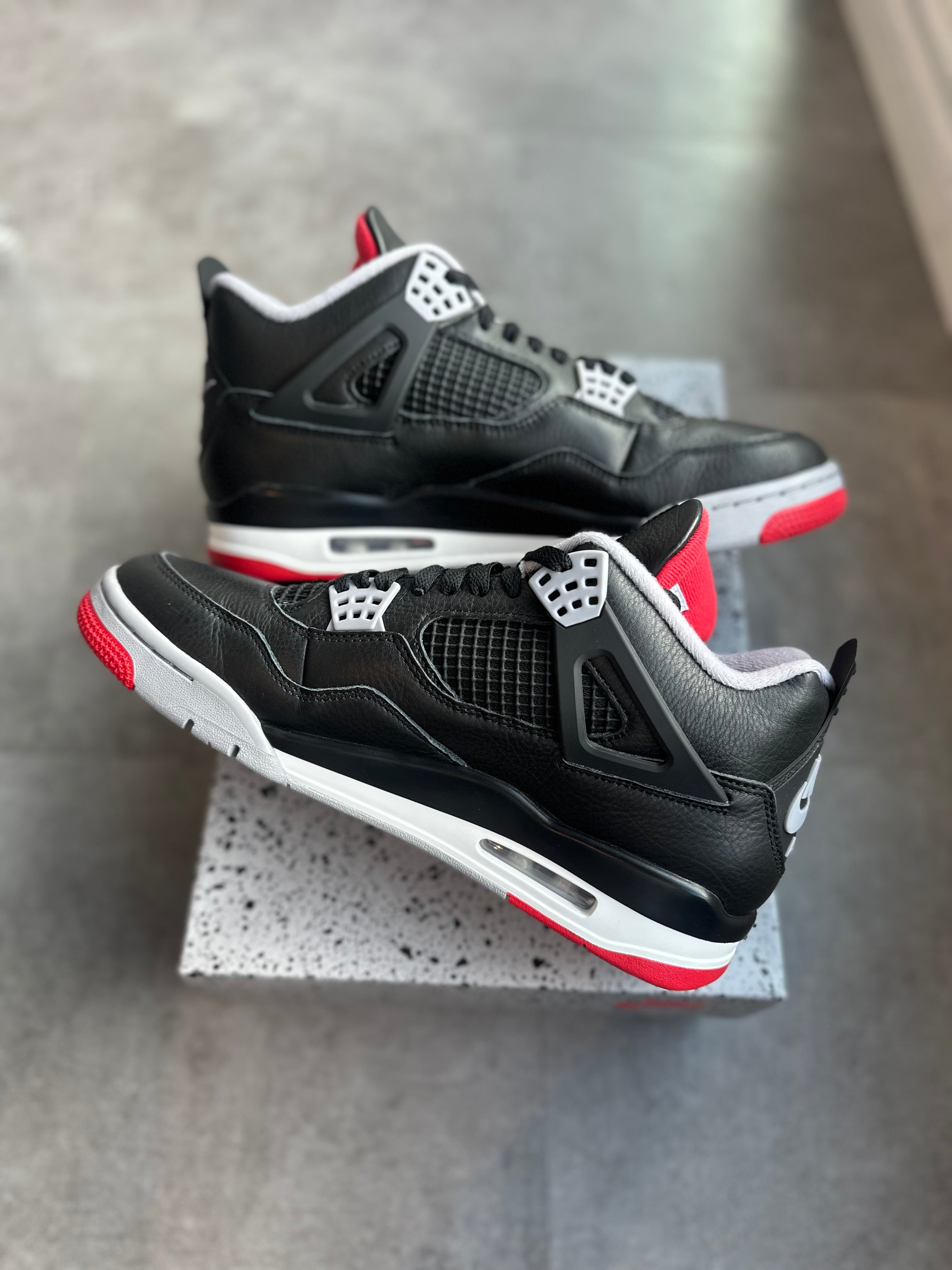 Jordan 4 Retro Bred Reimagined (Preowned)