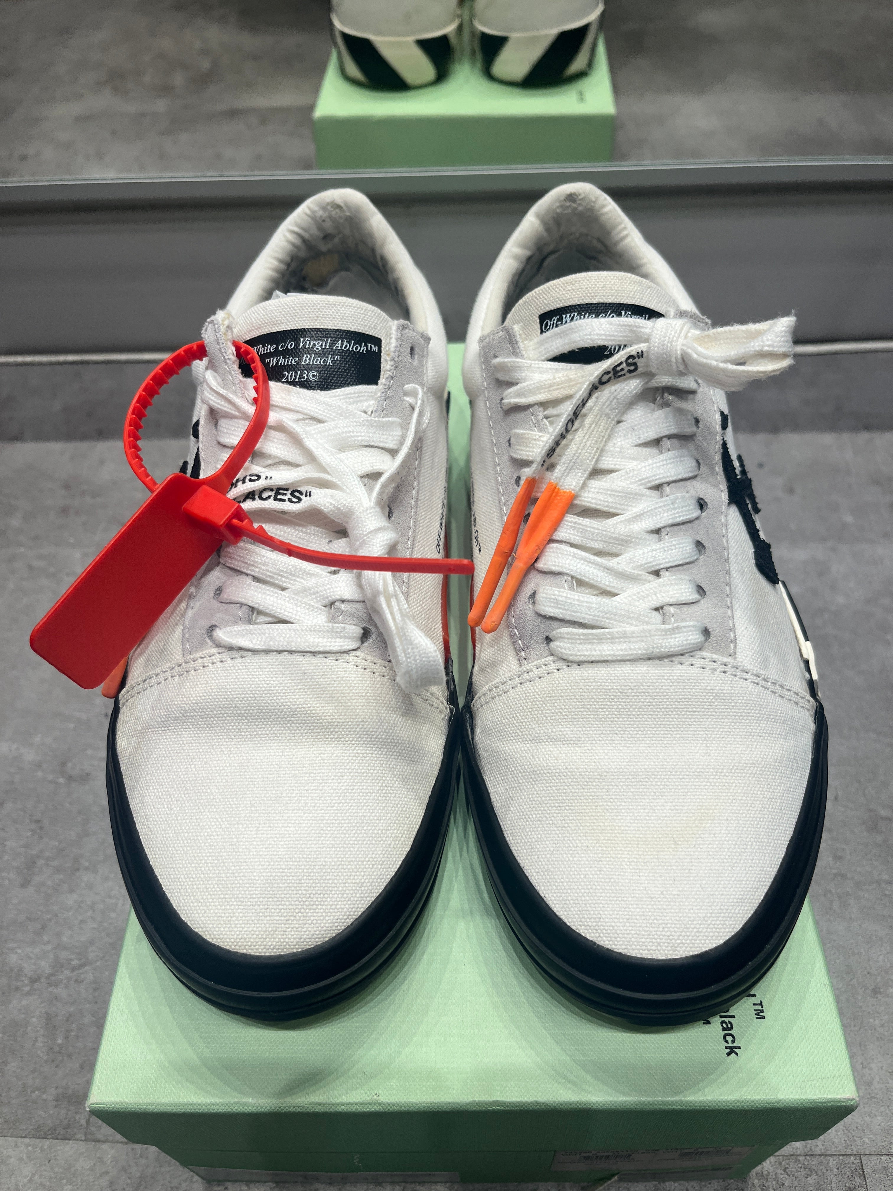 Off-White Vulc Low White (Preowned)