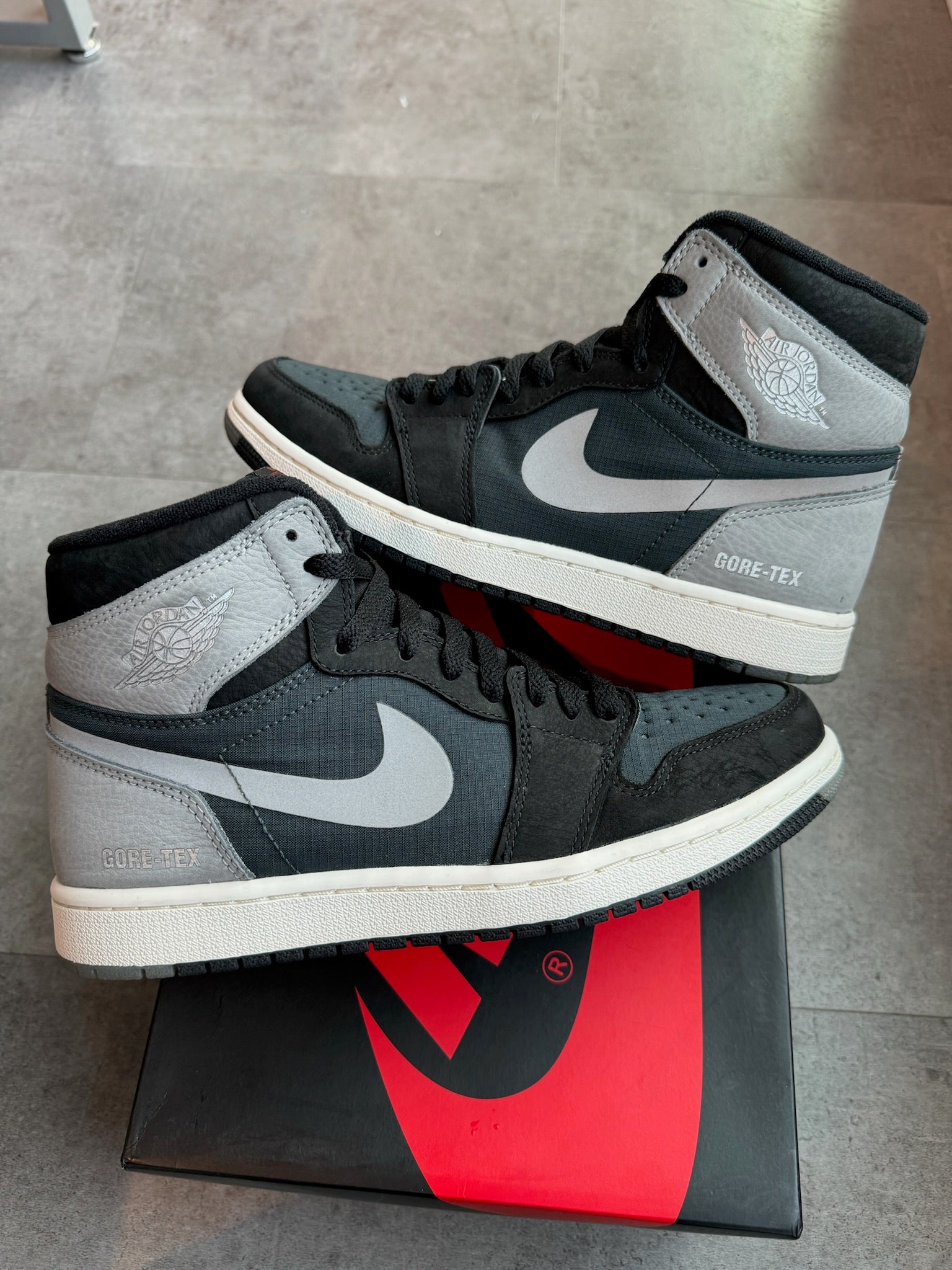 Jordan 1 Retro High Element Gore-Tex Particle Grey (Preowned)