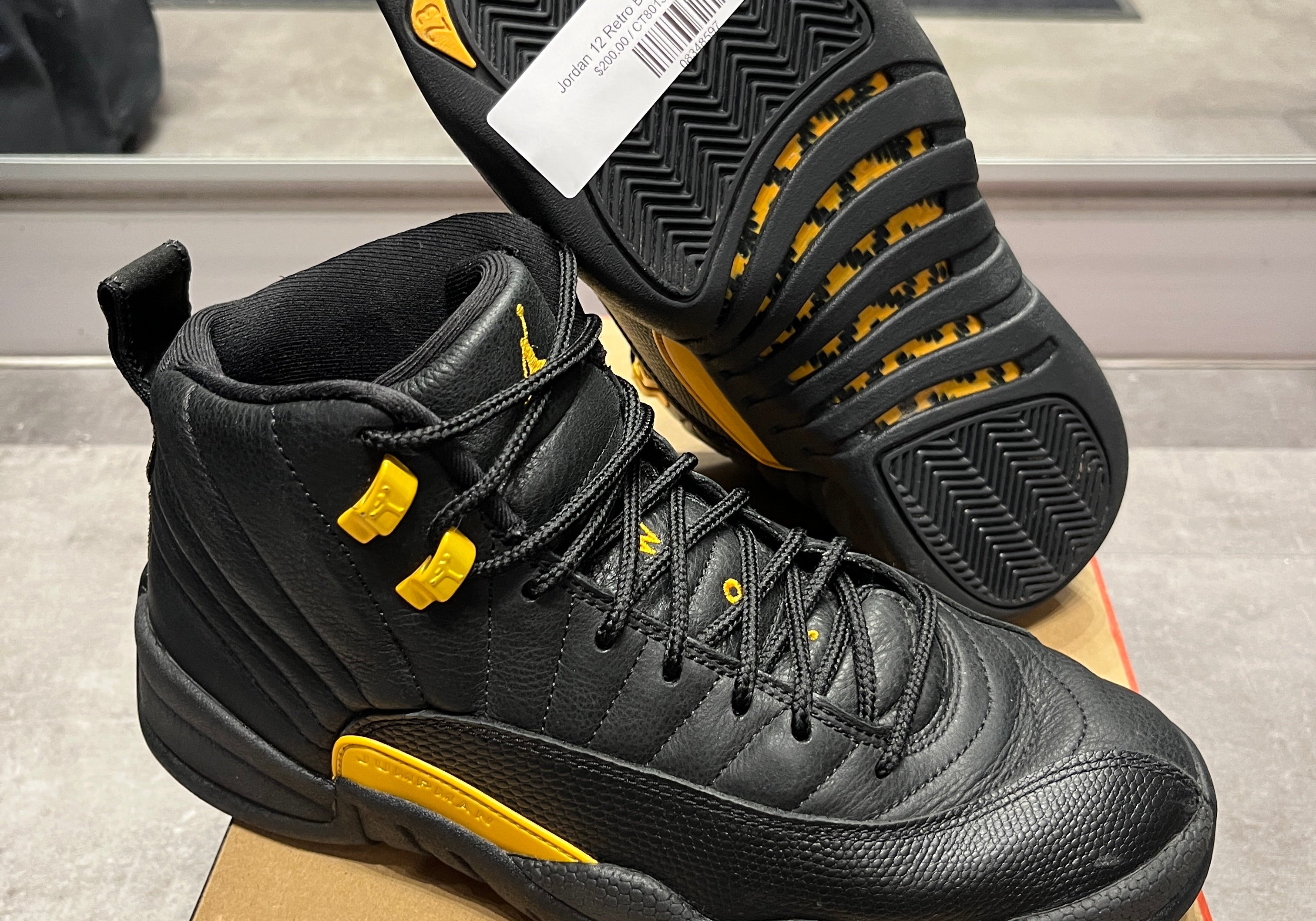 Jordan 12 Retro Black Taxi (Preowned)