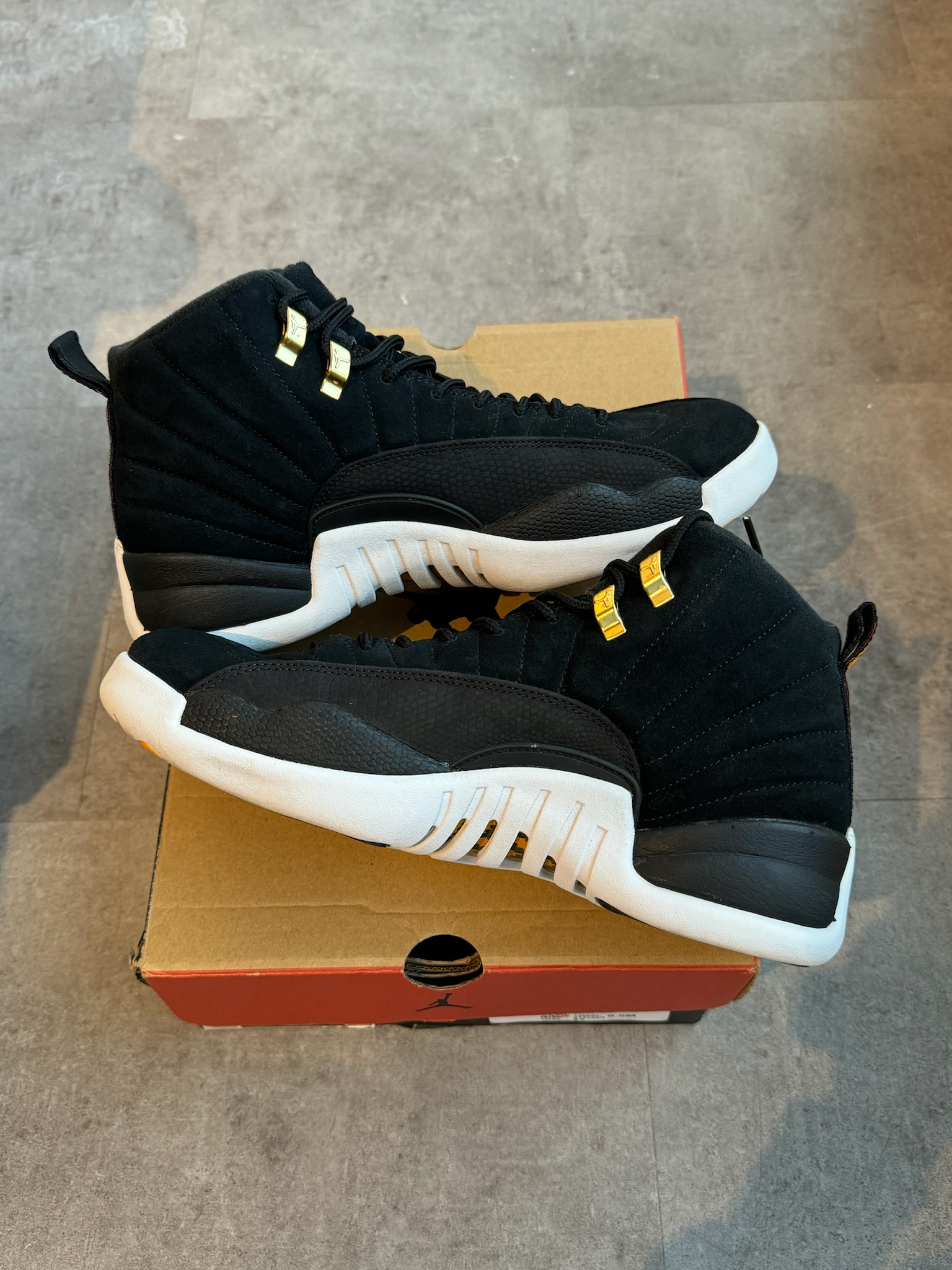 Jordan 12 Retro Reverse Taxi (Preowned Size 9.5)