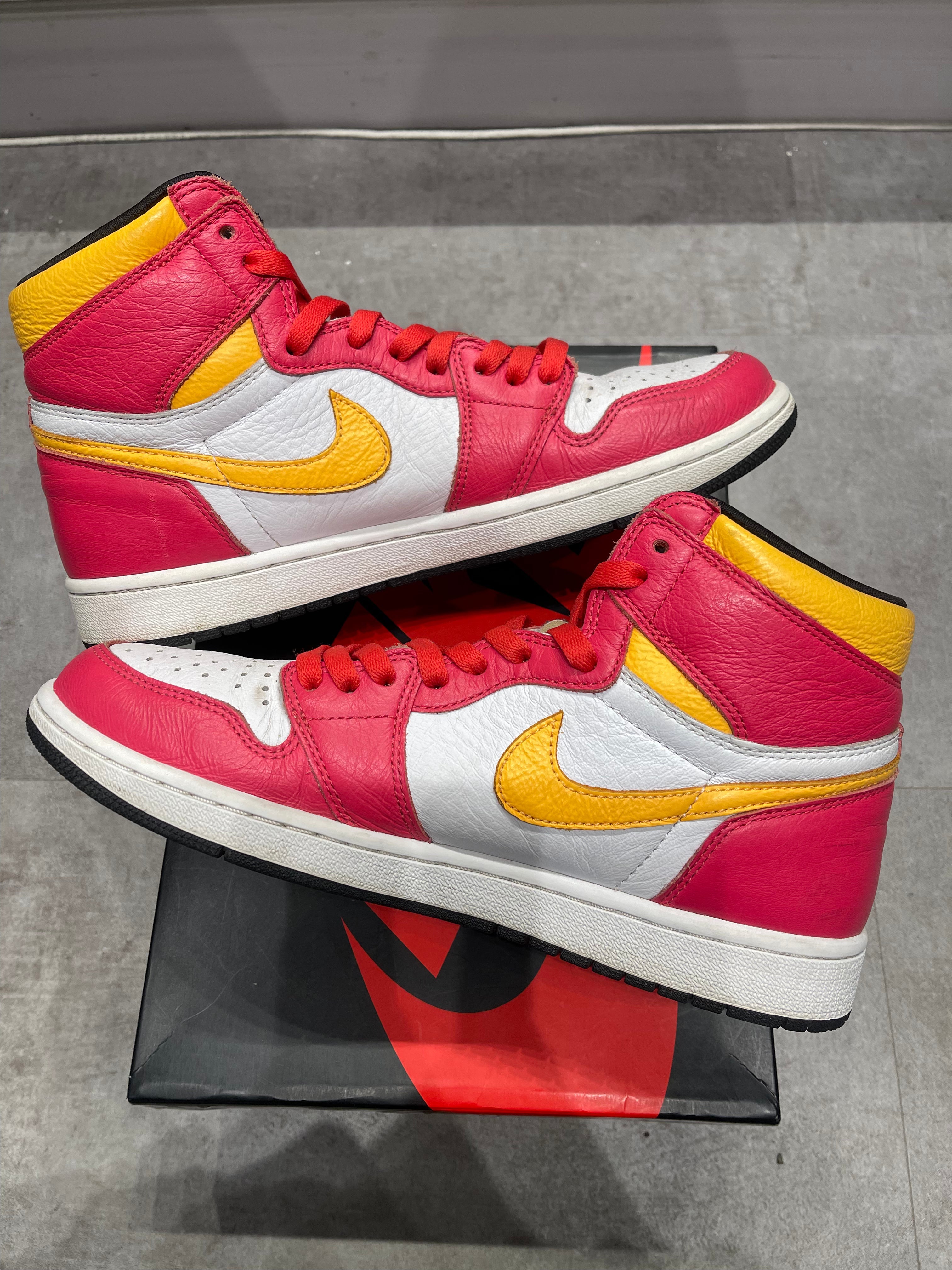 Jordan 1 Retro High Light Fusion Red (Preowned)