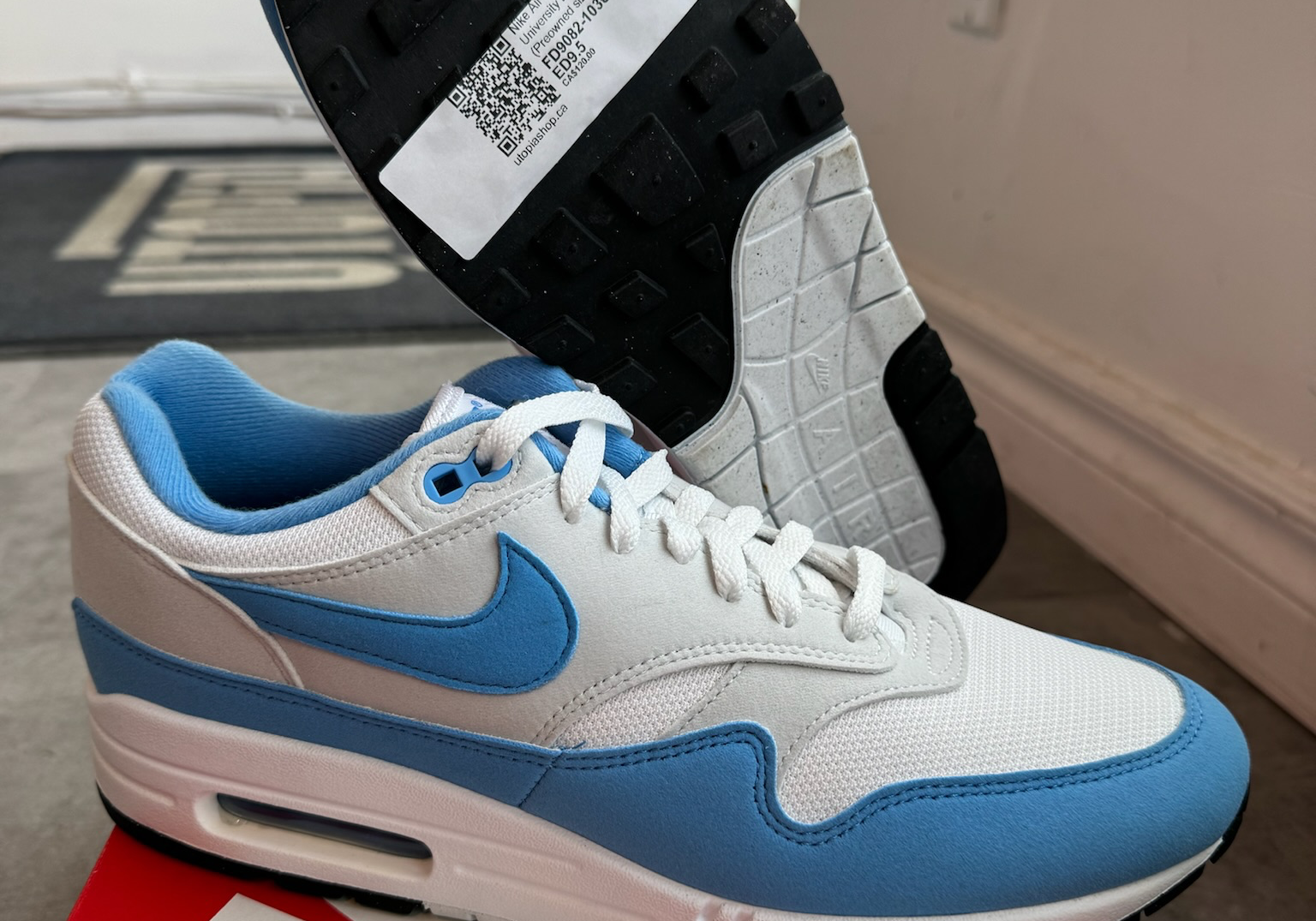 Nike Air Max 1 White University Blue (Preowned size 9.5)