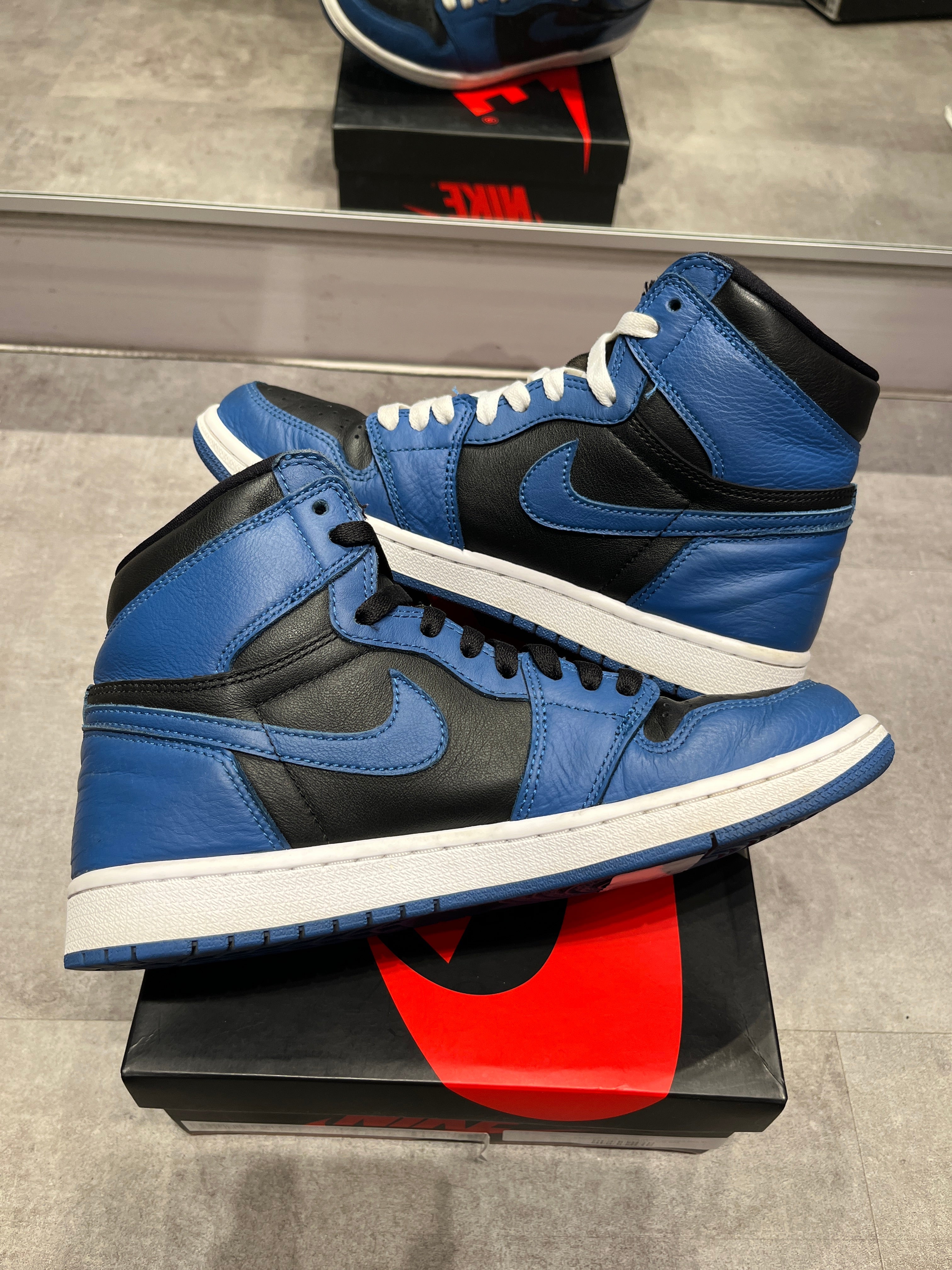 Jordan 1 Retro High Dark Marina Blue (Preowned Size 8)