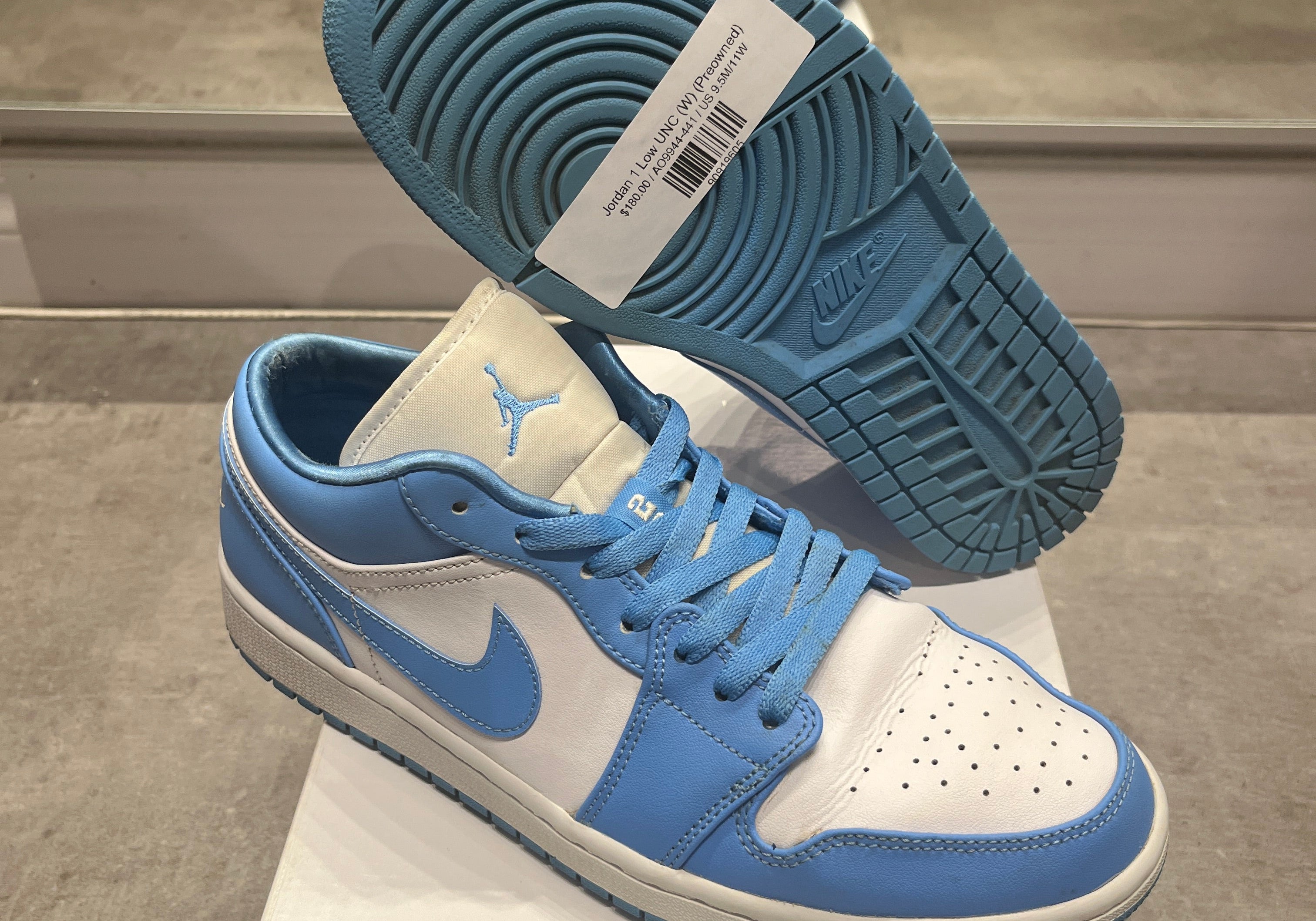 Jordan 1 Low UNC (W) (Preowned)