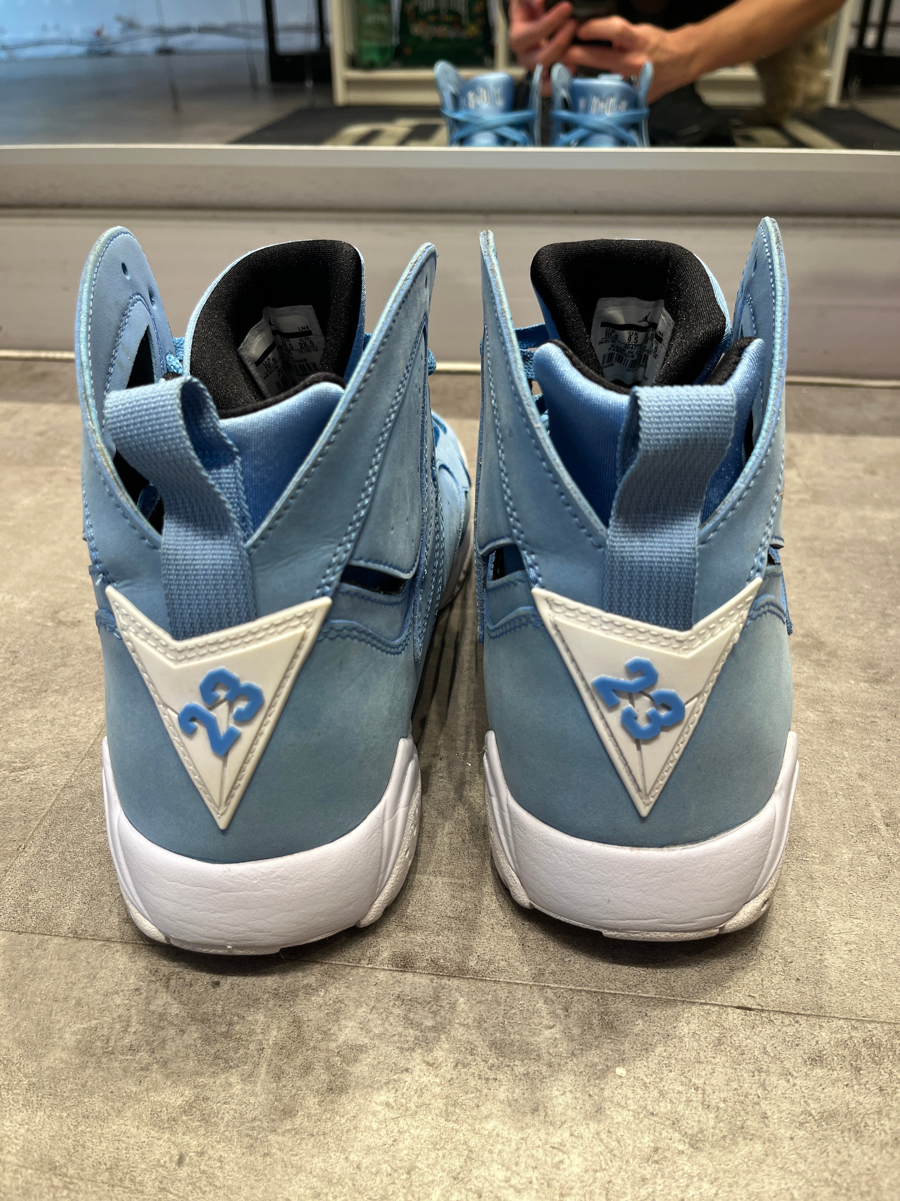 Jordan 7 Retro Pantone (Preowned)