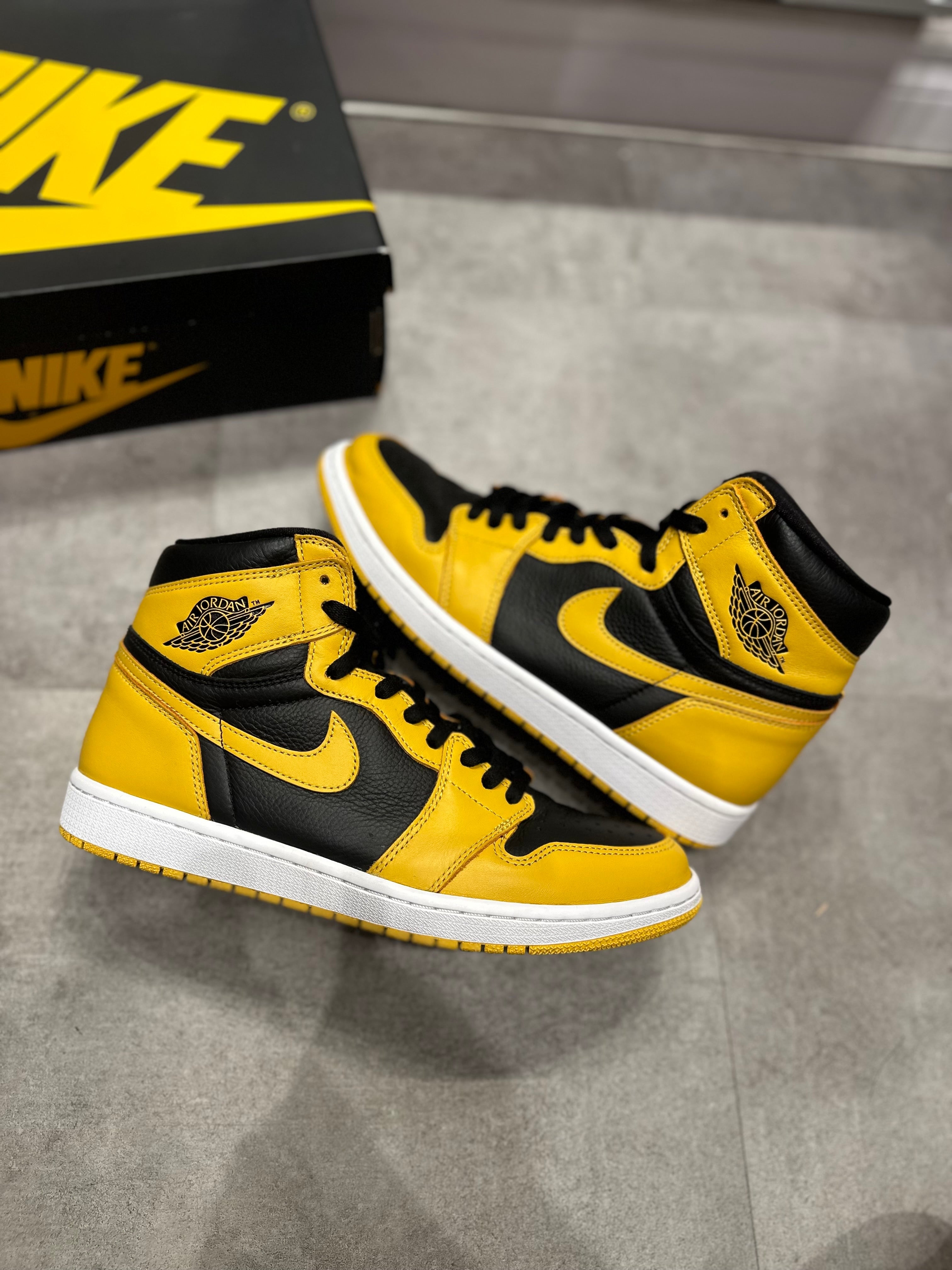 Jordan 1 Retro High OG Pollen (Preowned Size 10.5 8/10)