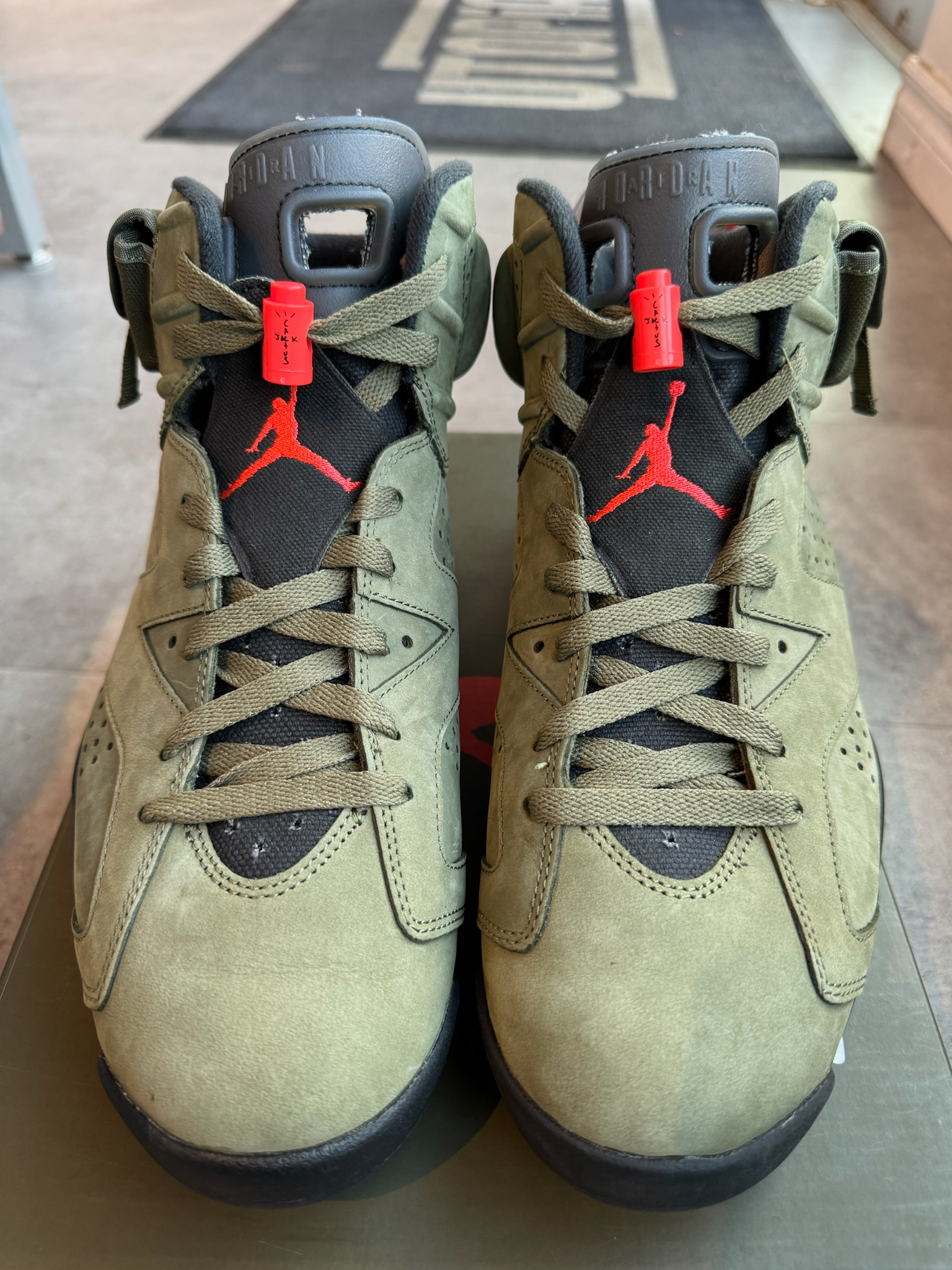 Jordan 6 Retro Travis Scott (Preowned Size 10.5)