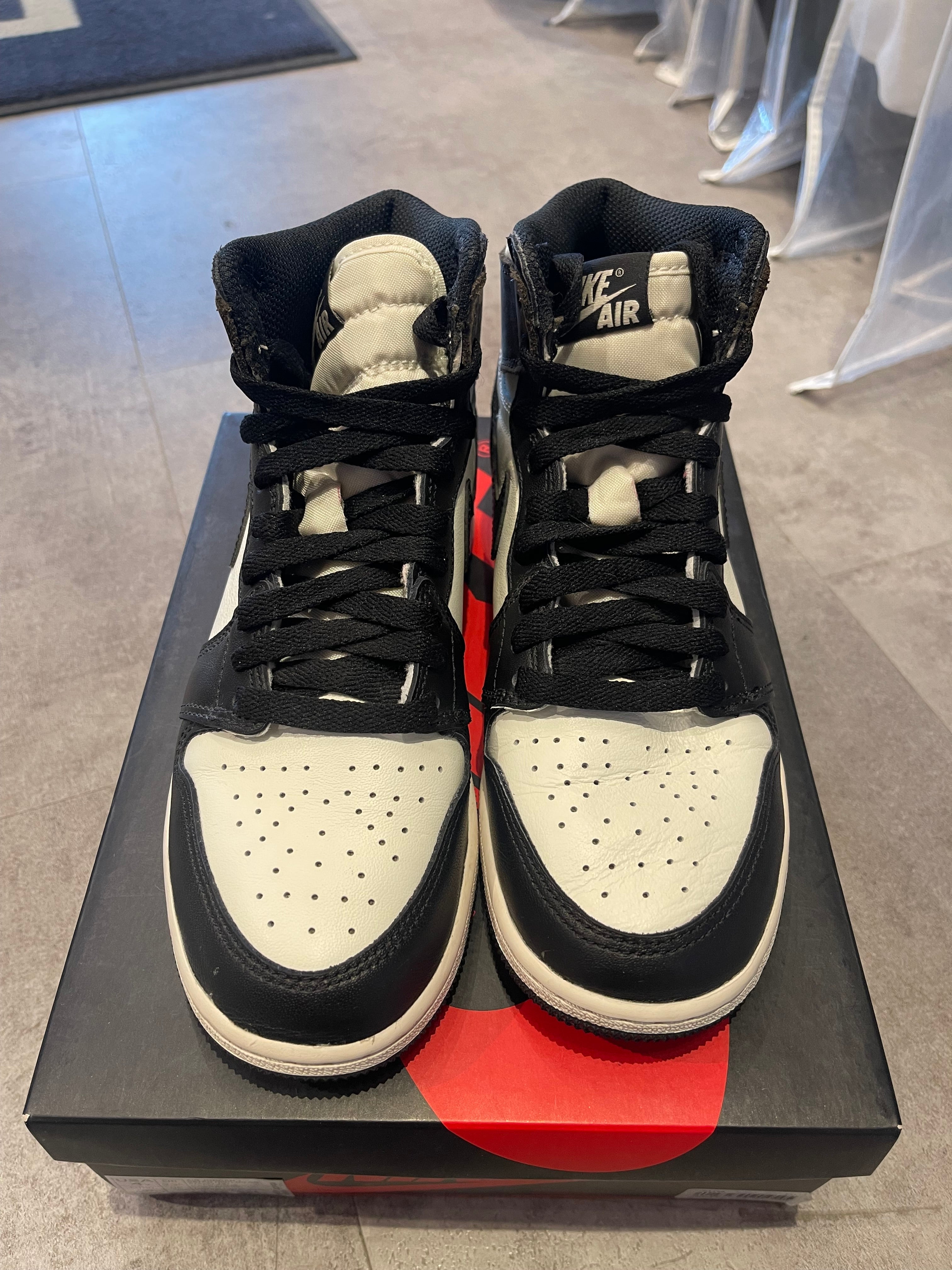 Jordan 1 Retro High Mocha (GS) (Preowned)