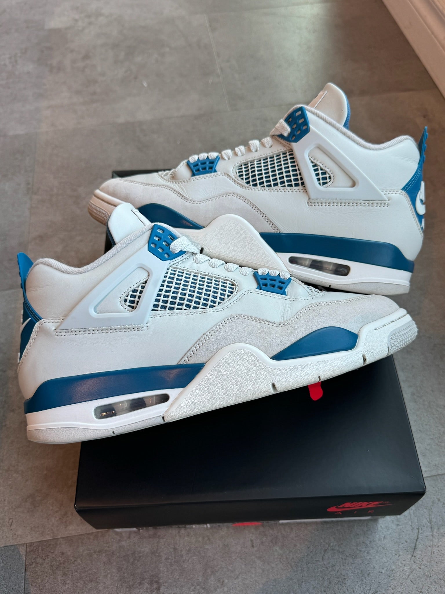 Jordan 4 Retro Military Blue (2024) (Preowned)