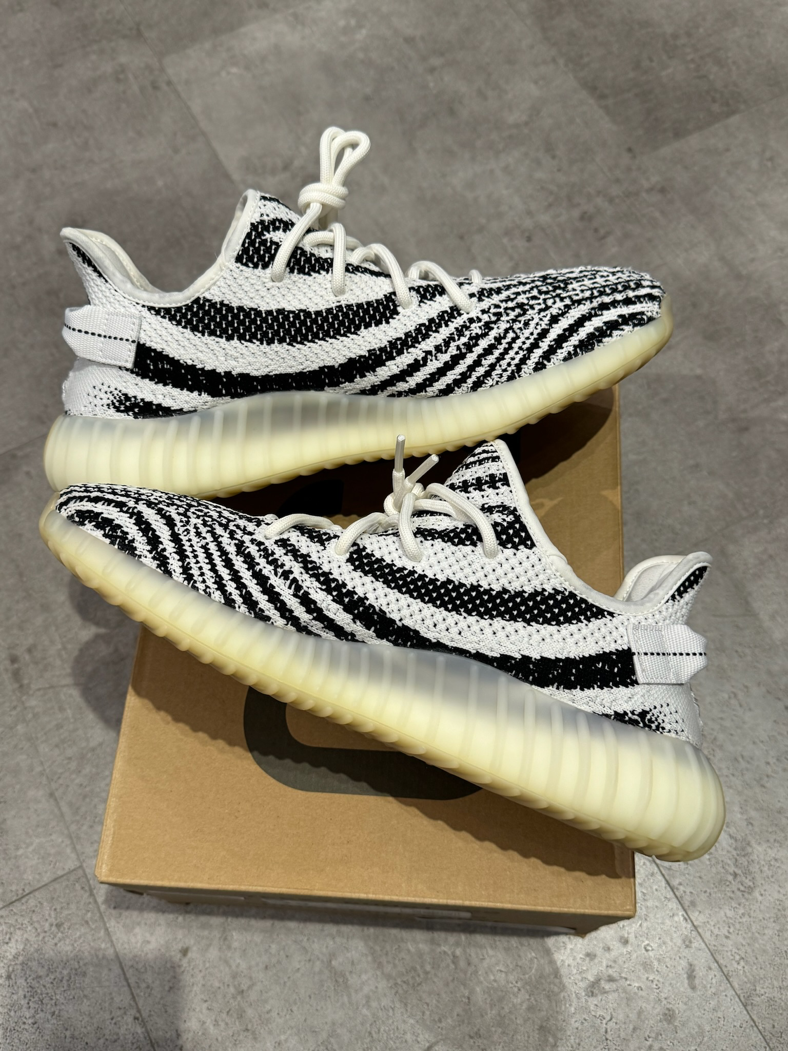 Adidas Yeezy Boost 350 V2 Zebra (Preowned Size 10)