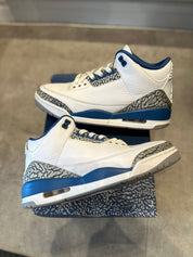 Jordan 3 Retro Wizards (Preowned Size 9)