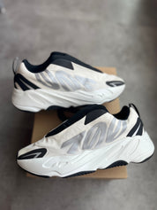 Adidas Yeezy Boost 700 MNVN Laceless Analog (Preowned)