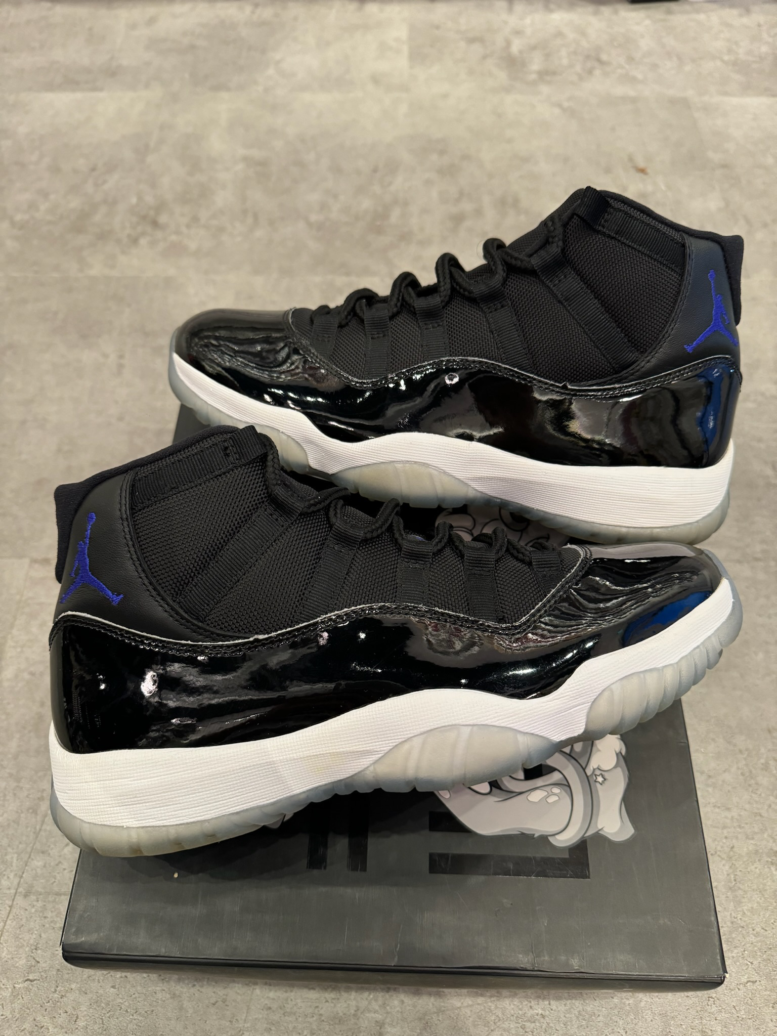 Jordan 11 Retro Space Jam (2016) (Preowned Size 9.5)