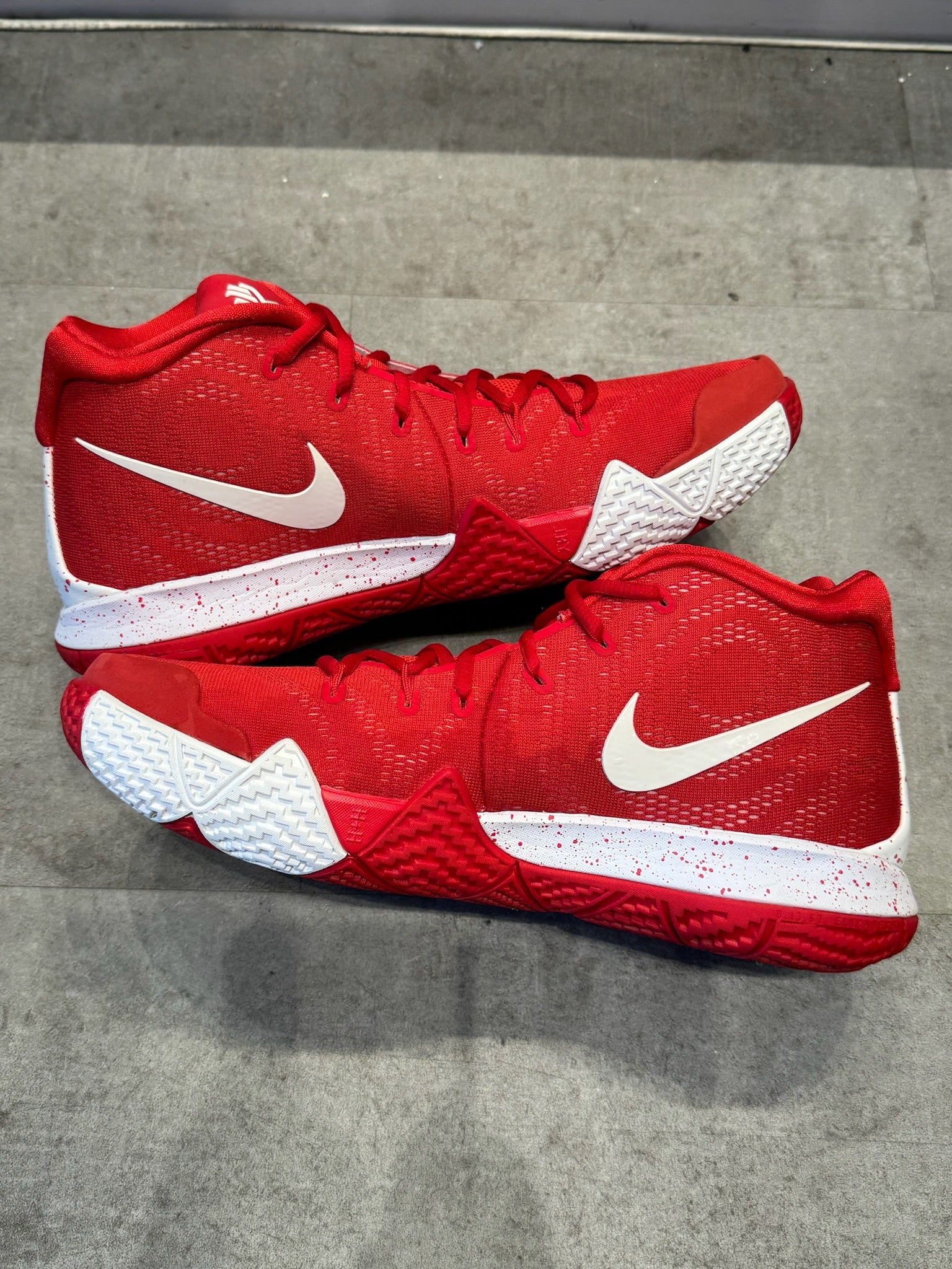 Nike Kyrie 4 University Red (Preowned)