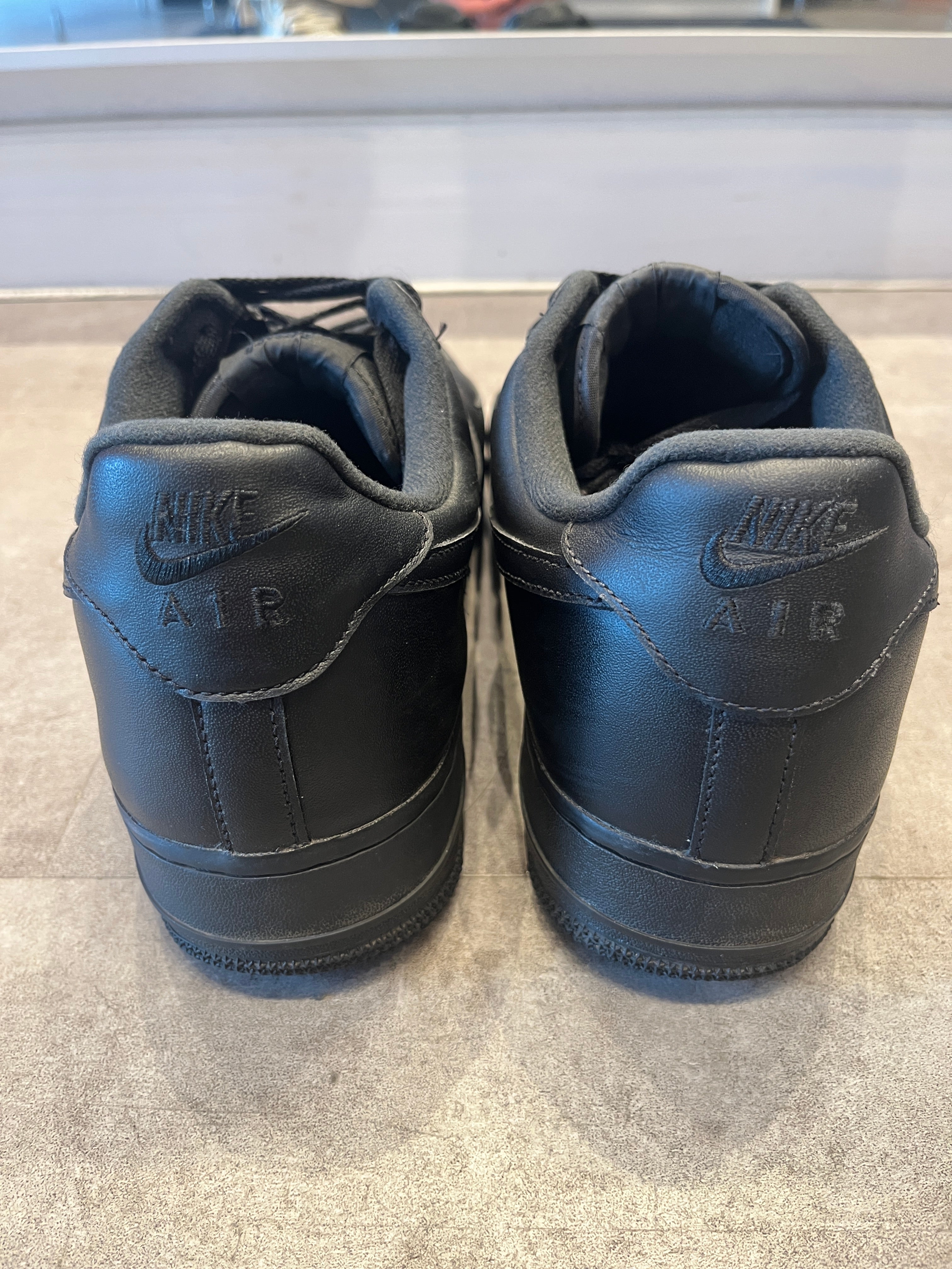 Nike Air Force 1 Low SP Supreme Black (Preowned Size 11)