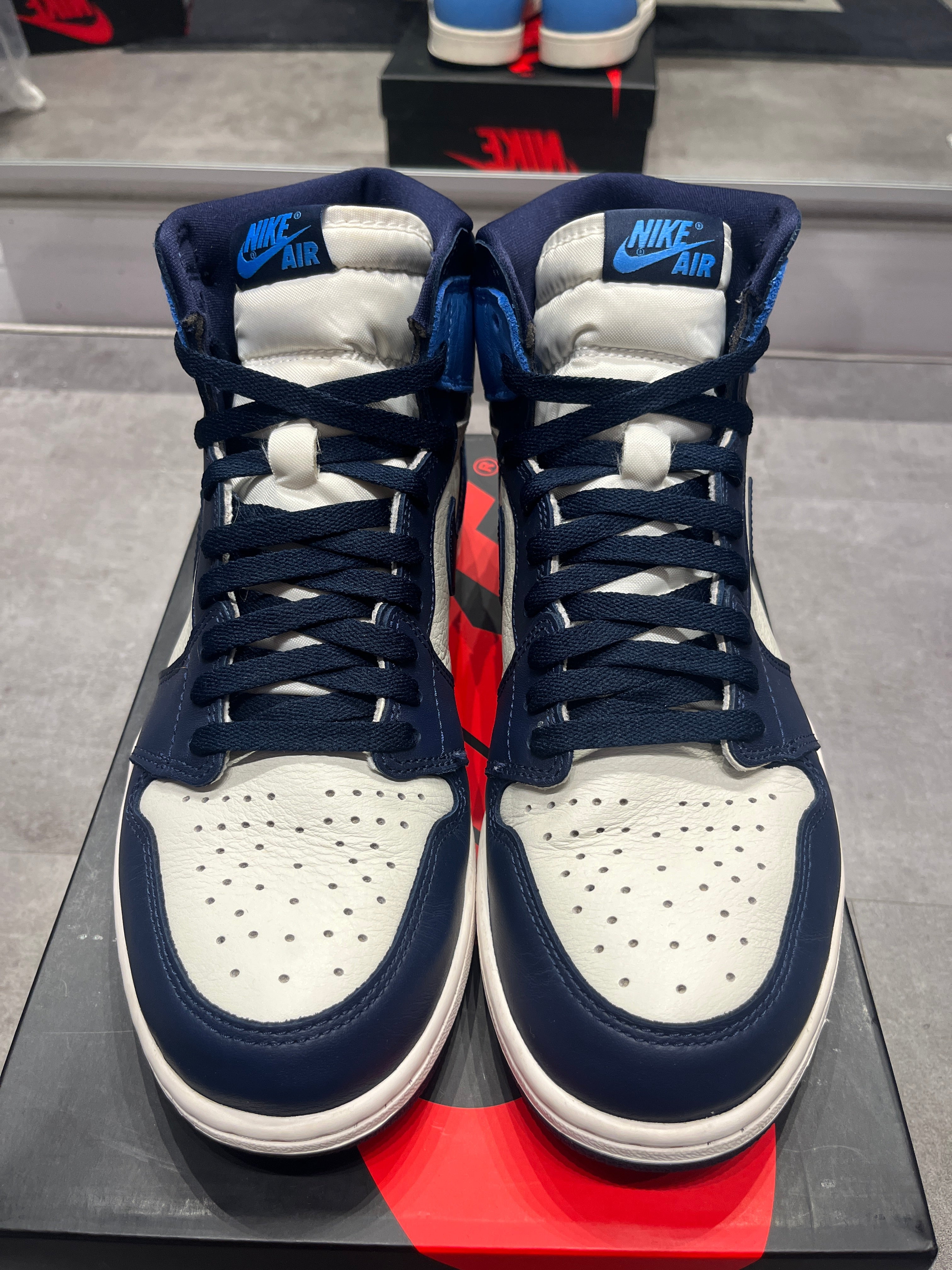 Jordan 1 Retro High Obsidian (Preowned Size 10.5)