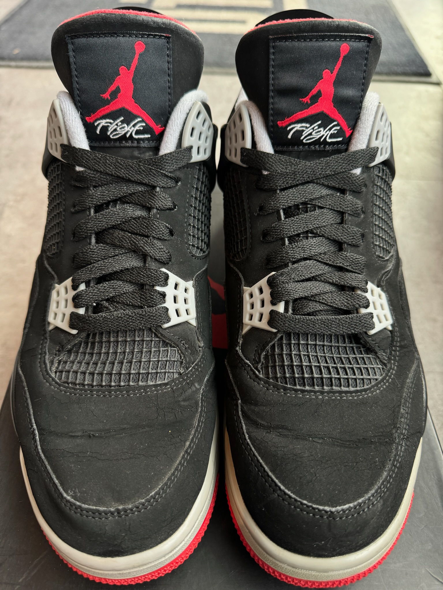 Air Jordan 4 Retro Bred (2019) (Preowned Size 10.5)