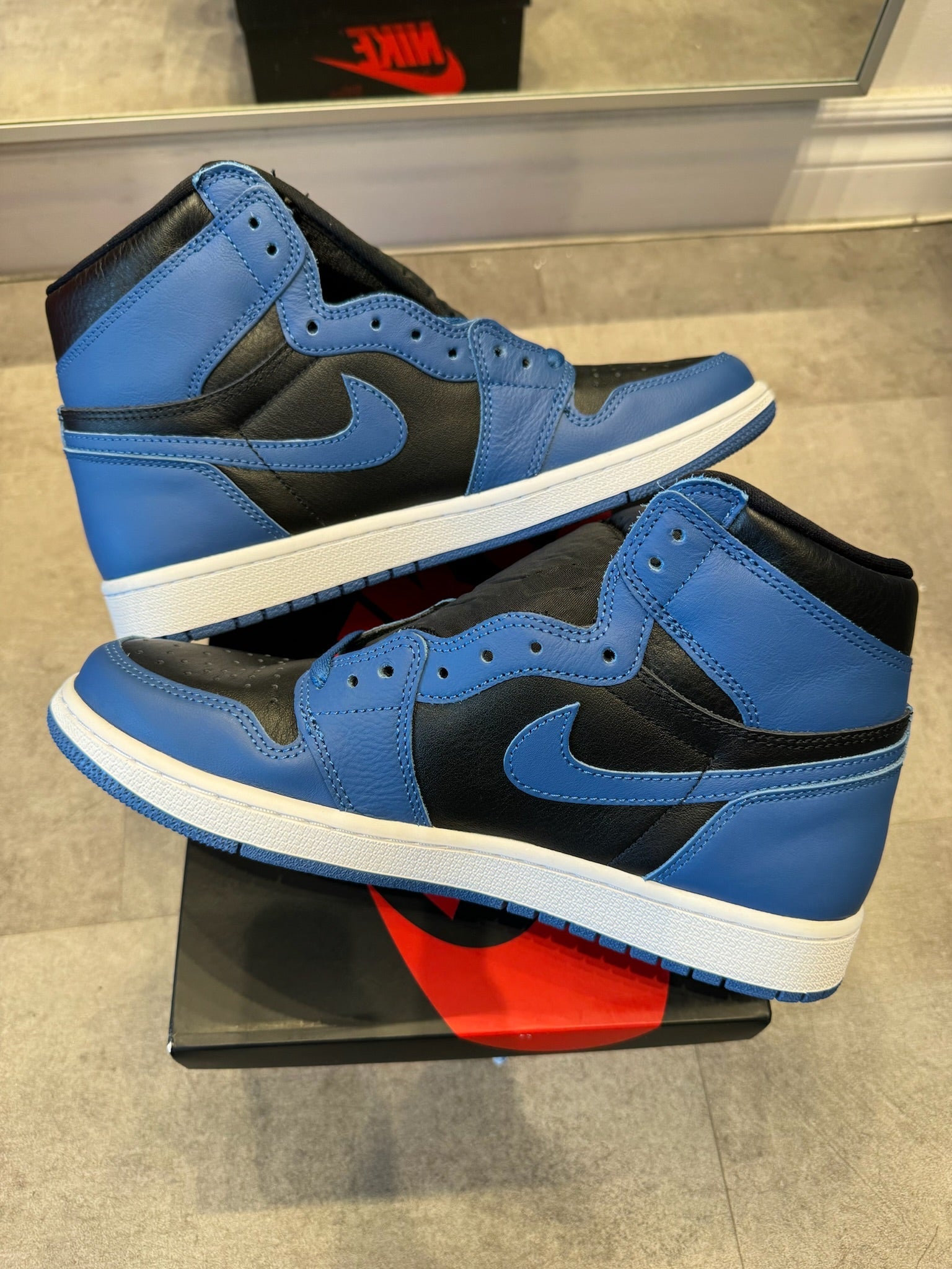 Jordan 1 Retro High Dark Marina Blue (Preowned Size 9.5)