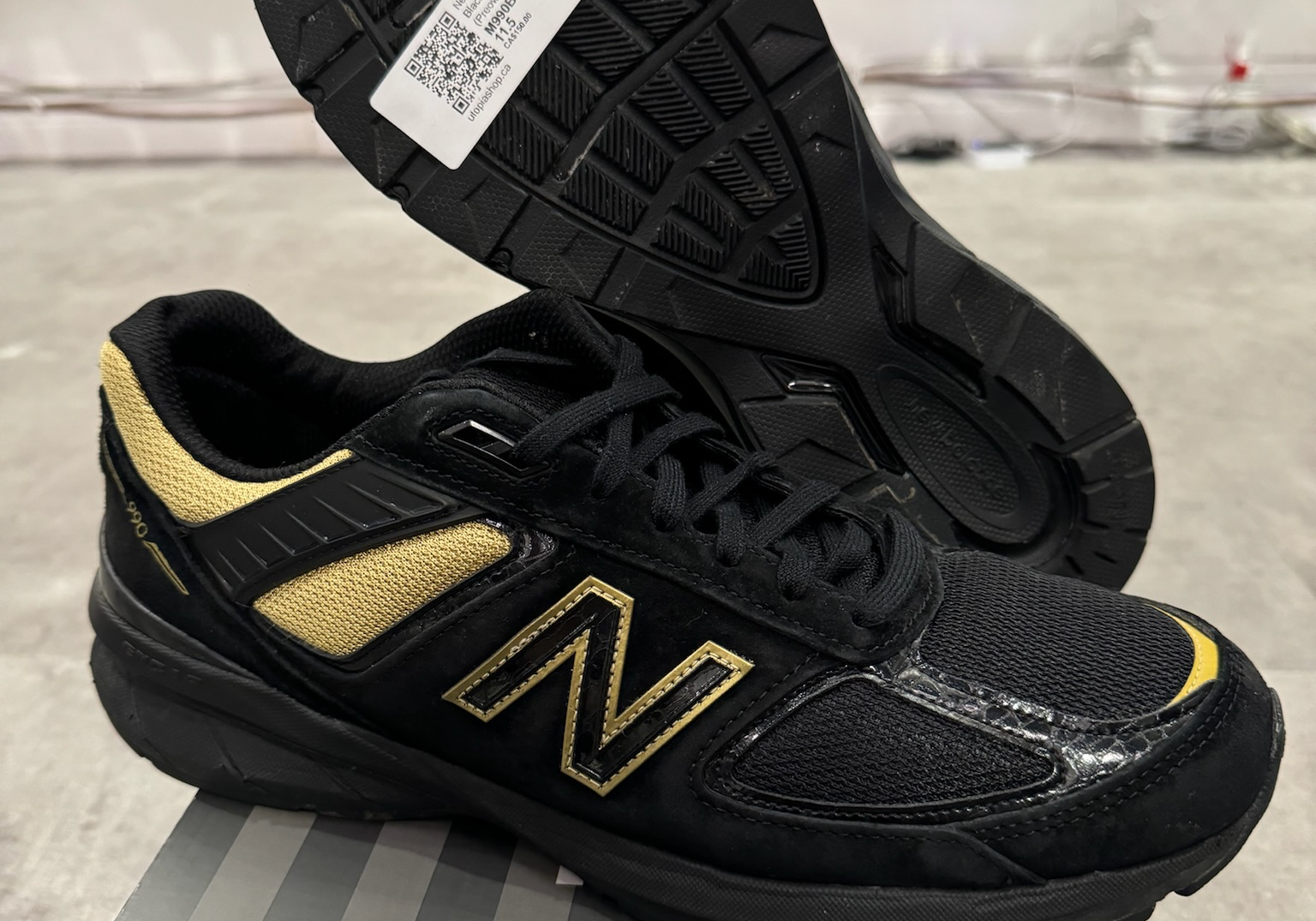 New Balance 990v5 Black Gold (Preowned size 11.5)