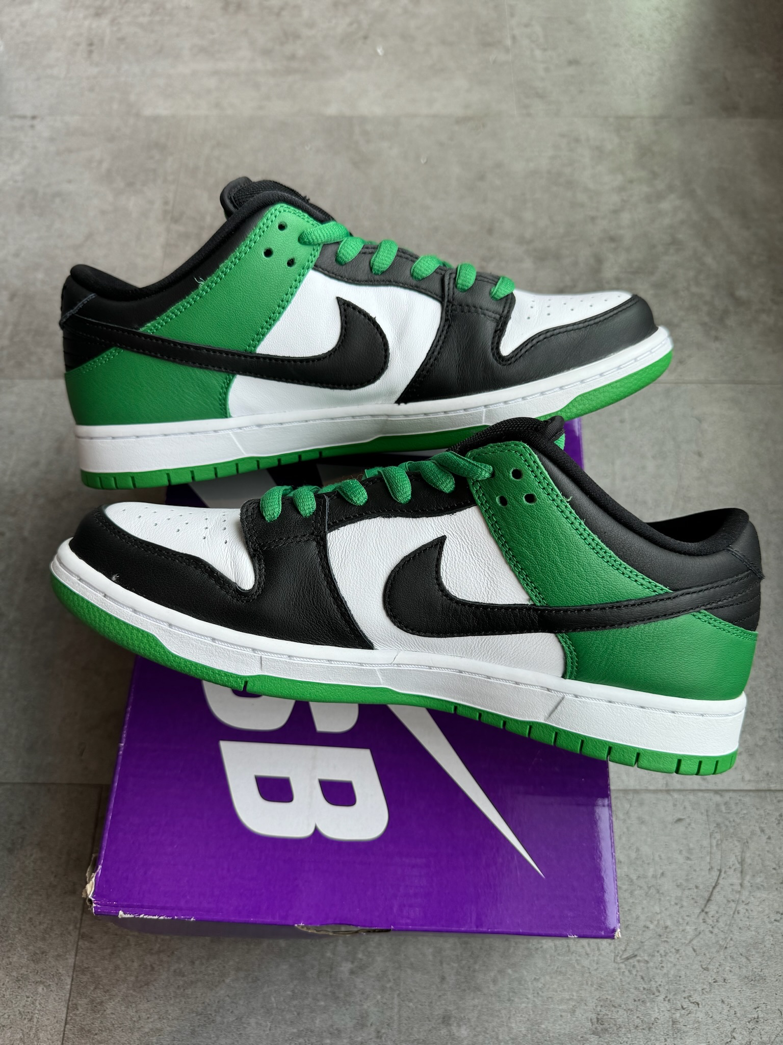 Nike SB Dunk Low Classic Green (Preowned Size 9.5)