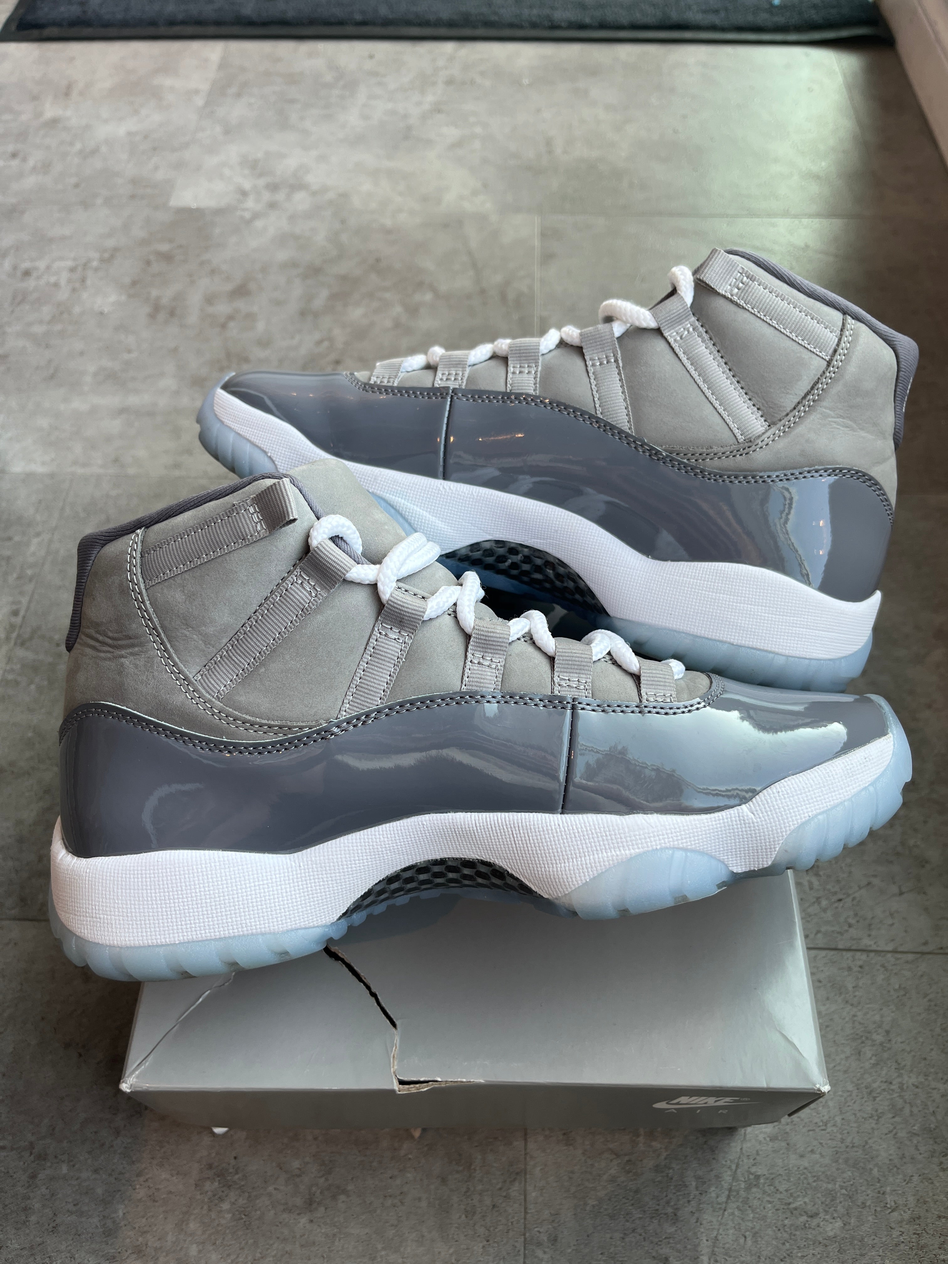 Jordan 11 Retro Cool Grey (2021) (Preowned Size 8.5)