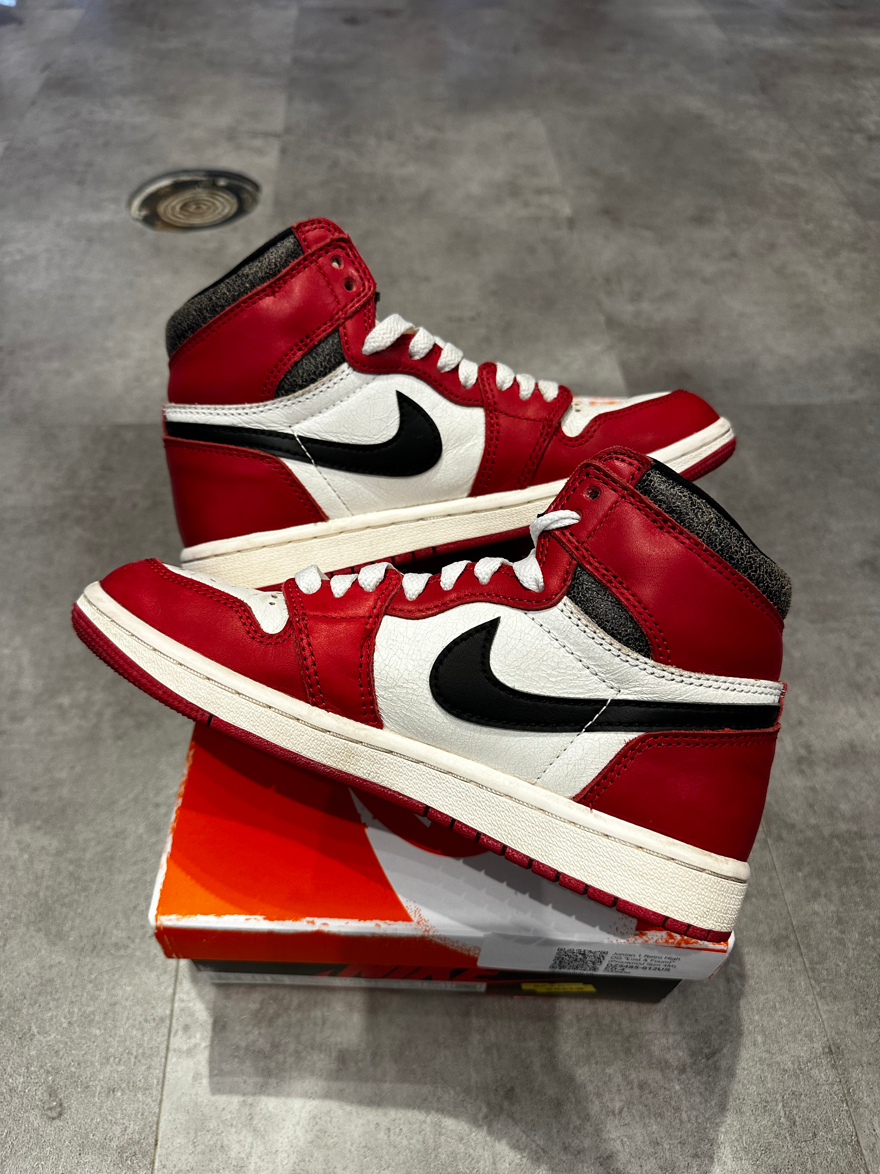 Jordan 1 Retro High OG "Lost & Found" (Preowned Size 4M)